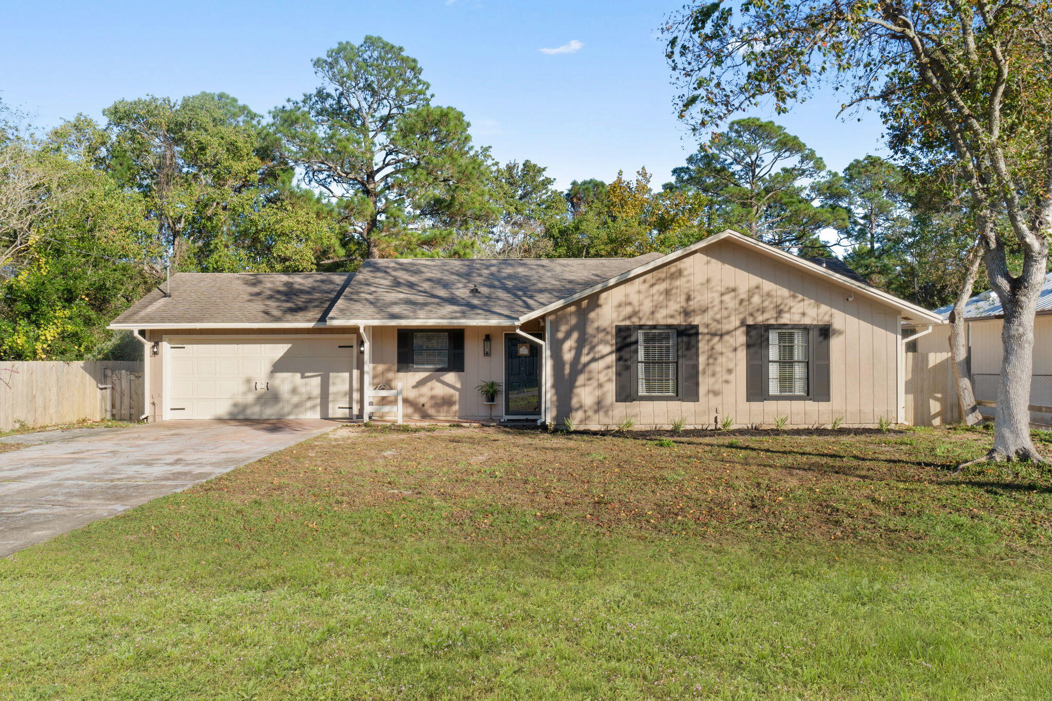 Come explore 107 Ridgewood Avenue, the home Goldie Locks would pick. Beautifully updated and minutes from Hurlburt Field, this home features new flooring, updated hardware, lighting, and window treatments throughout, an open floorplan with a spacious living area, a sizeable primary bedroom with a dreamy ensuite, a flex room currently used as an office, stainless steel appliances, granite kitchen island and countertops, and a two car garage.The house sits just over 1600 sq ft but feels so much larger. There is plenty of room for a growing family or Goldilocks and all 3 Bears. It's better than just right. It's perfect. OPEN HOUSES Sat  11/30  1pm-4pmAND Sun 12/1   1pm-4pm The large privacy fenced backyard has a storage shed, a cozy fire pit, and ample space for outdoor activities. Don't miss this gem schedule your showing today!

OPEN HOUSES 11/30  Saturday 1 to 4pm and
12/1 Sunday 1 to 4pm
