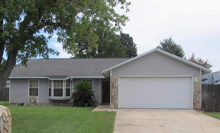 You absolutely will not find a better yard and neighborhood for your family in Destin. Kell-Aire Gardens features two parks, sidewalks and NO HOA fee! This home has the most perfect split floor plan, with two bedrooms and a shared bath on the opposite side of the home than the master and all on one level. The eat in kitchen features newer appliances. To top off this amazing house it comes with a great yard. There is even room for a pool. Seller is offering a one-year home warranty up to $450.00. *Buyer to verify dimensions*