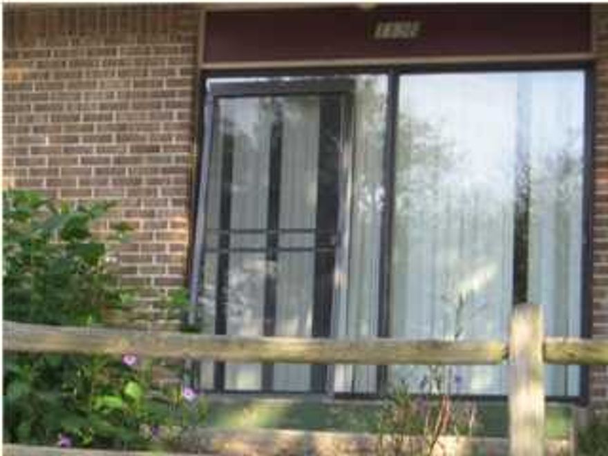 COMMUNITY HAS A POOL, BOAT DOCK, LAUNDRY FACILITY, TENNIS COURTS AND COMMUNITY ROOM. SORRY, NO PETS AND NO SMOKING.