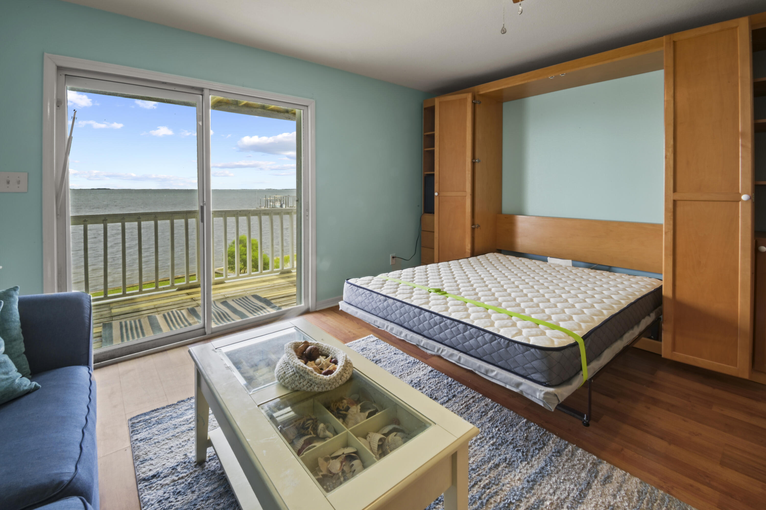 SOUNDWIND CONDO - Residential