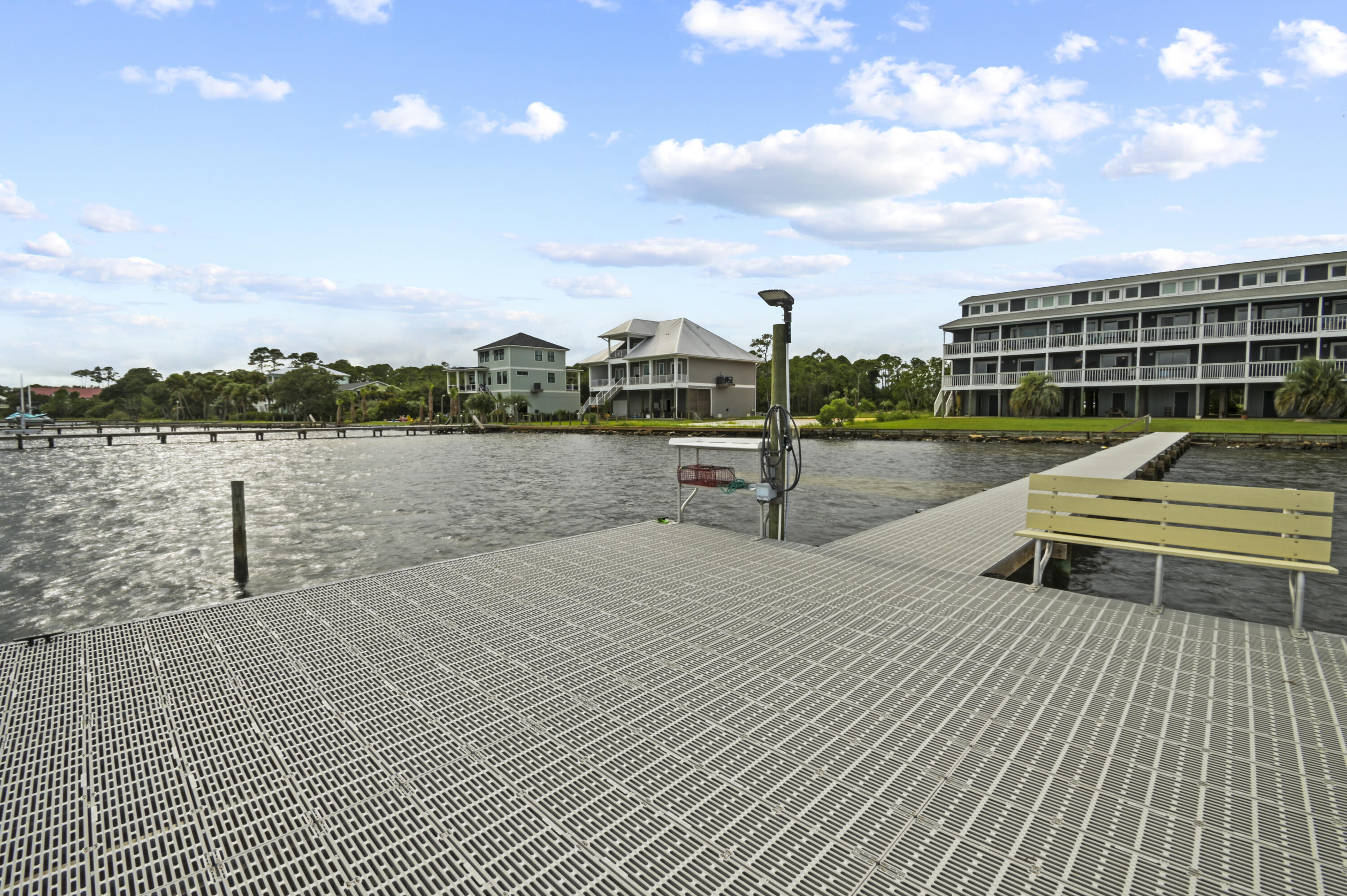 SOUNDWIND CONDO - Residential