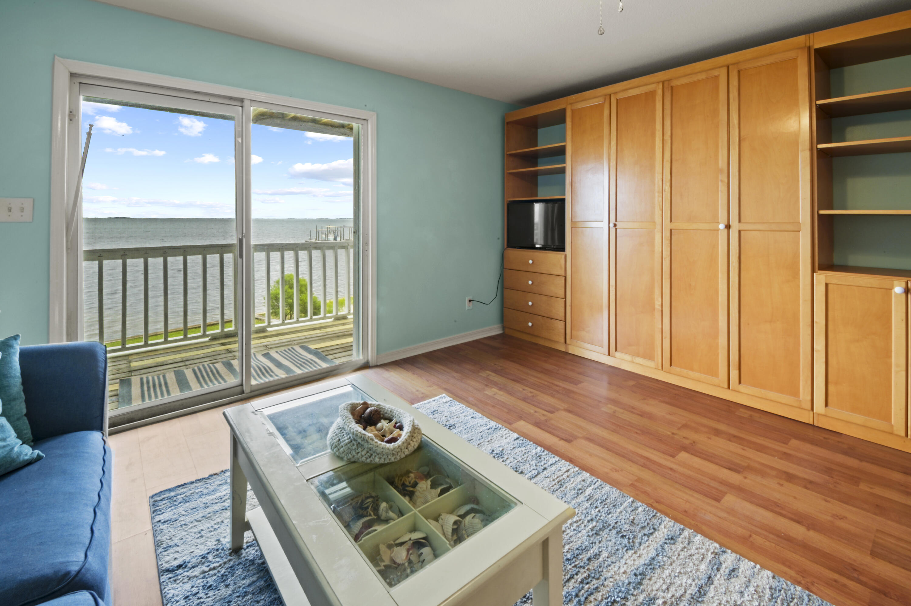 SOUNDWIND CONDO - Residential