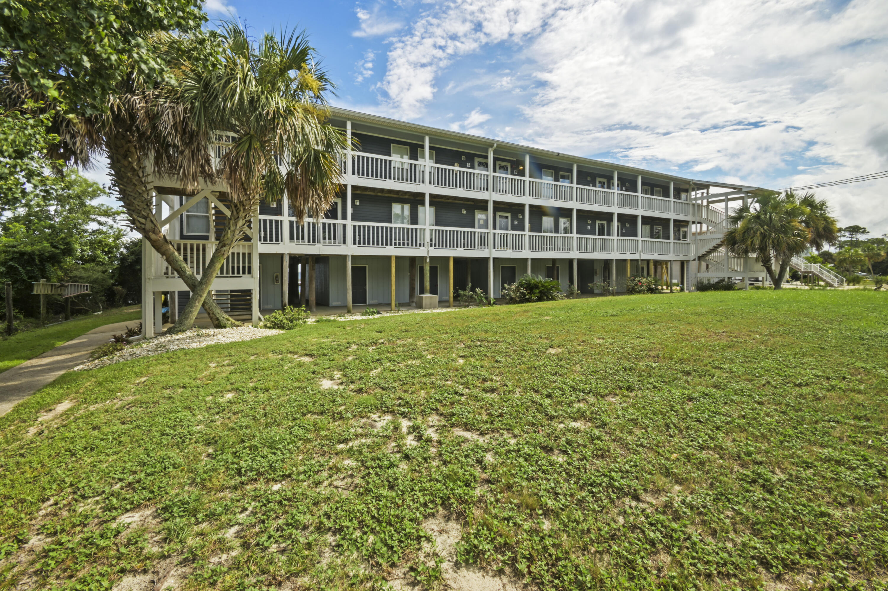 SOUNDWIND CONDO - Residential