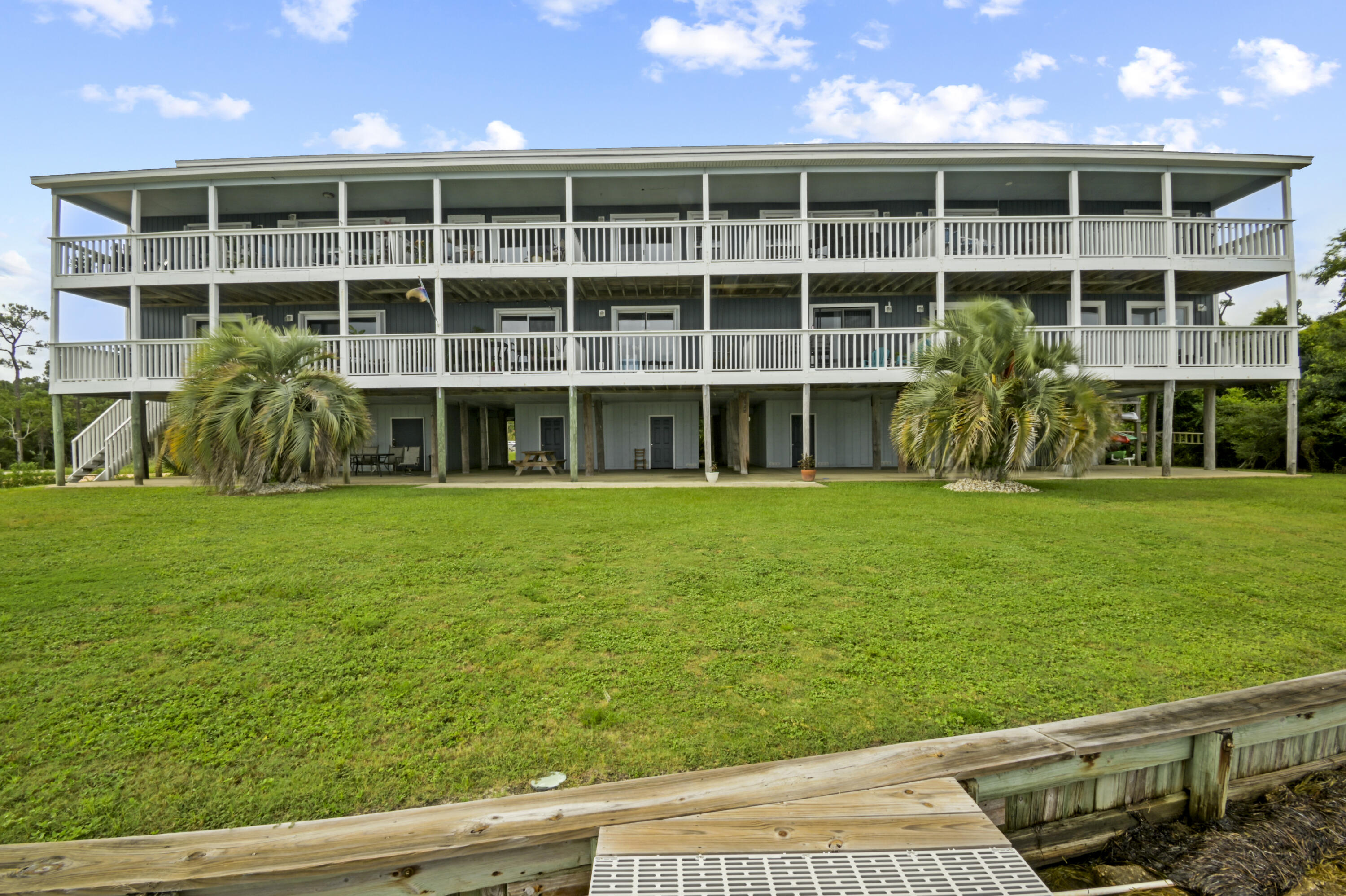 SOUNDWIND CONDO - Residential