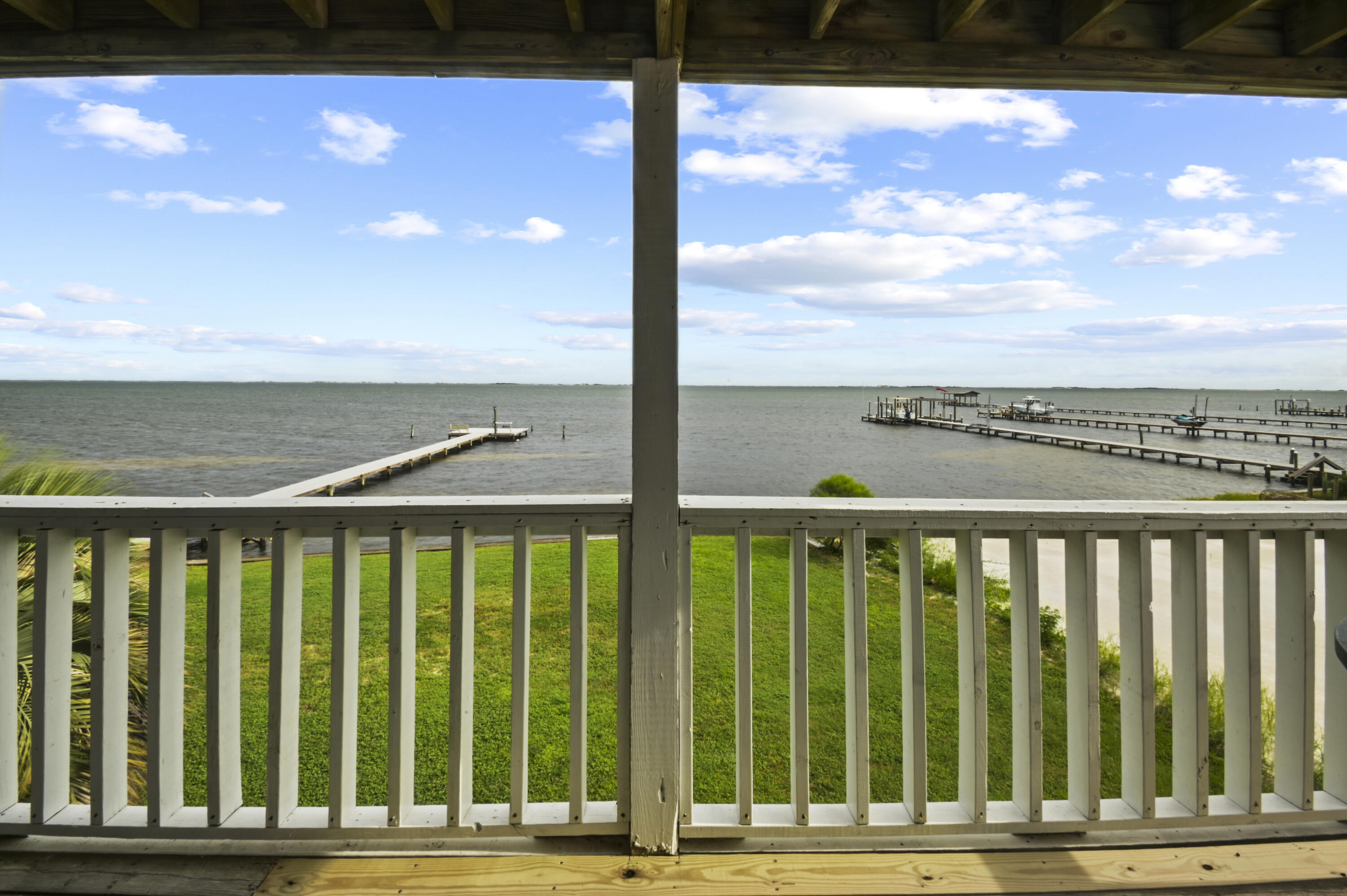 SOUNDWIND CONDO - Residential