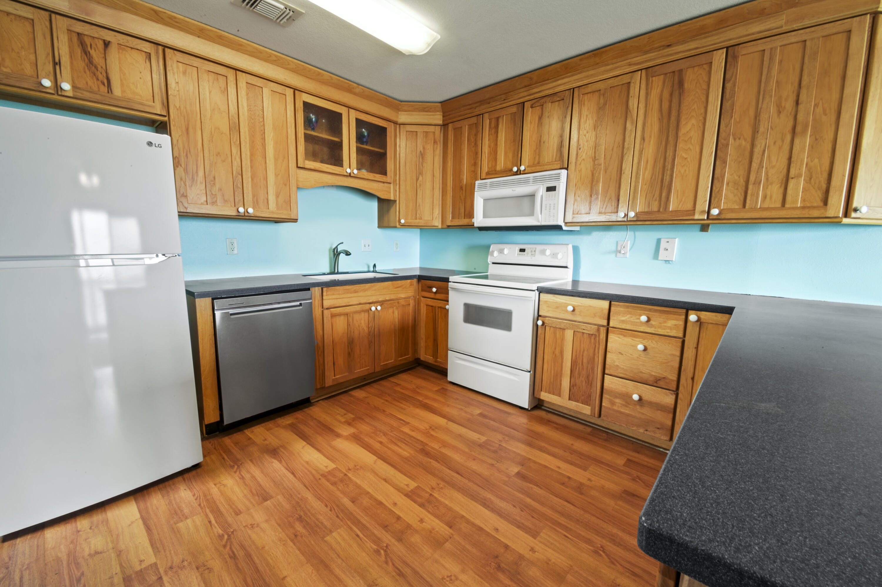 SOUNDWIND CONDO - Residential