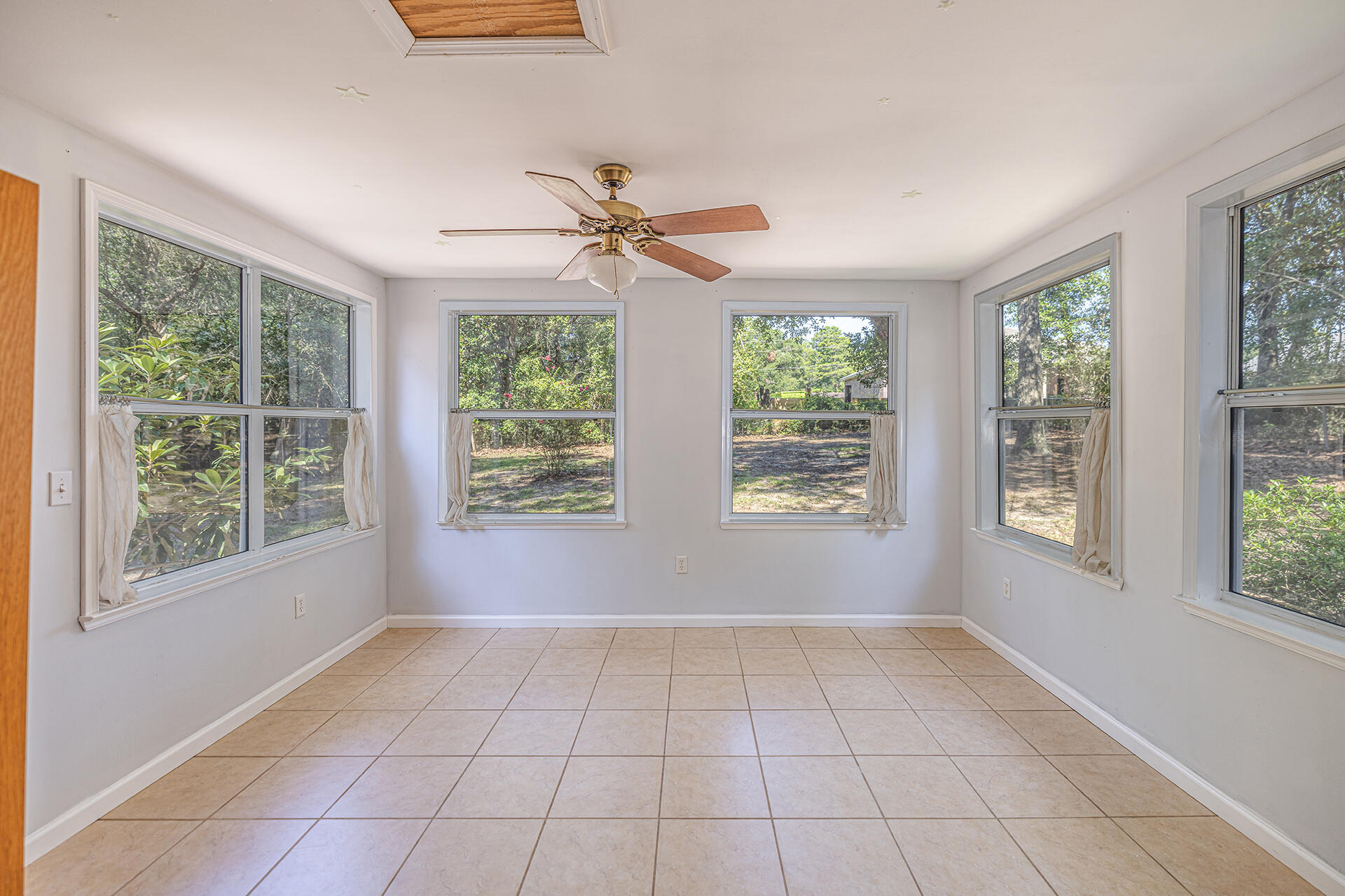 LAKE SHARON ESTATES - Residential