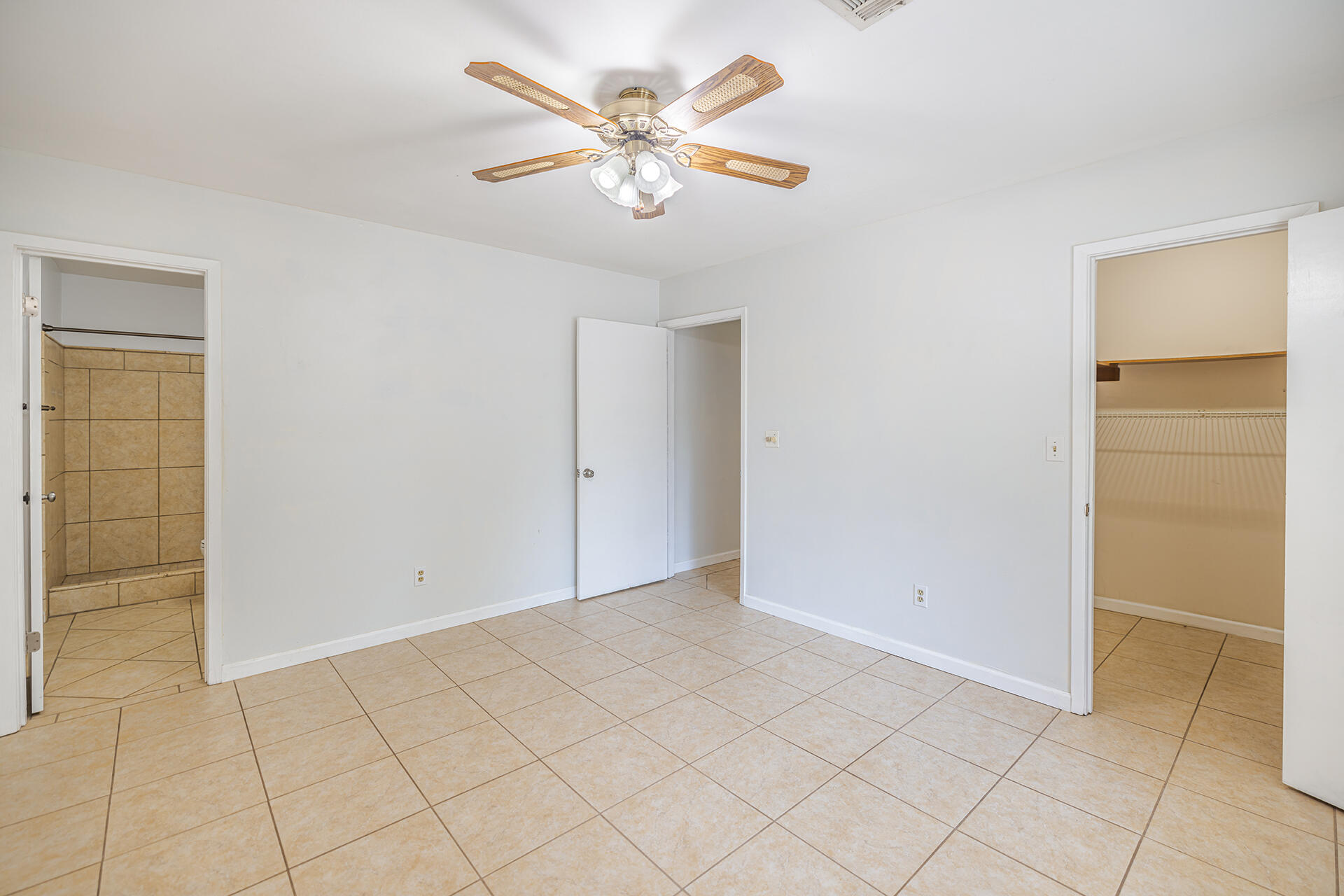 LAKE SHARON ESTATES - Residential