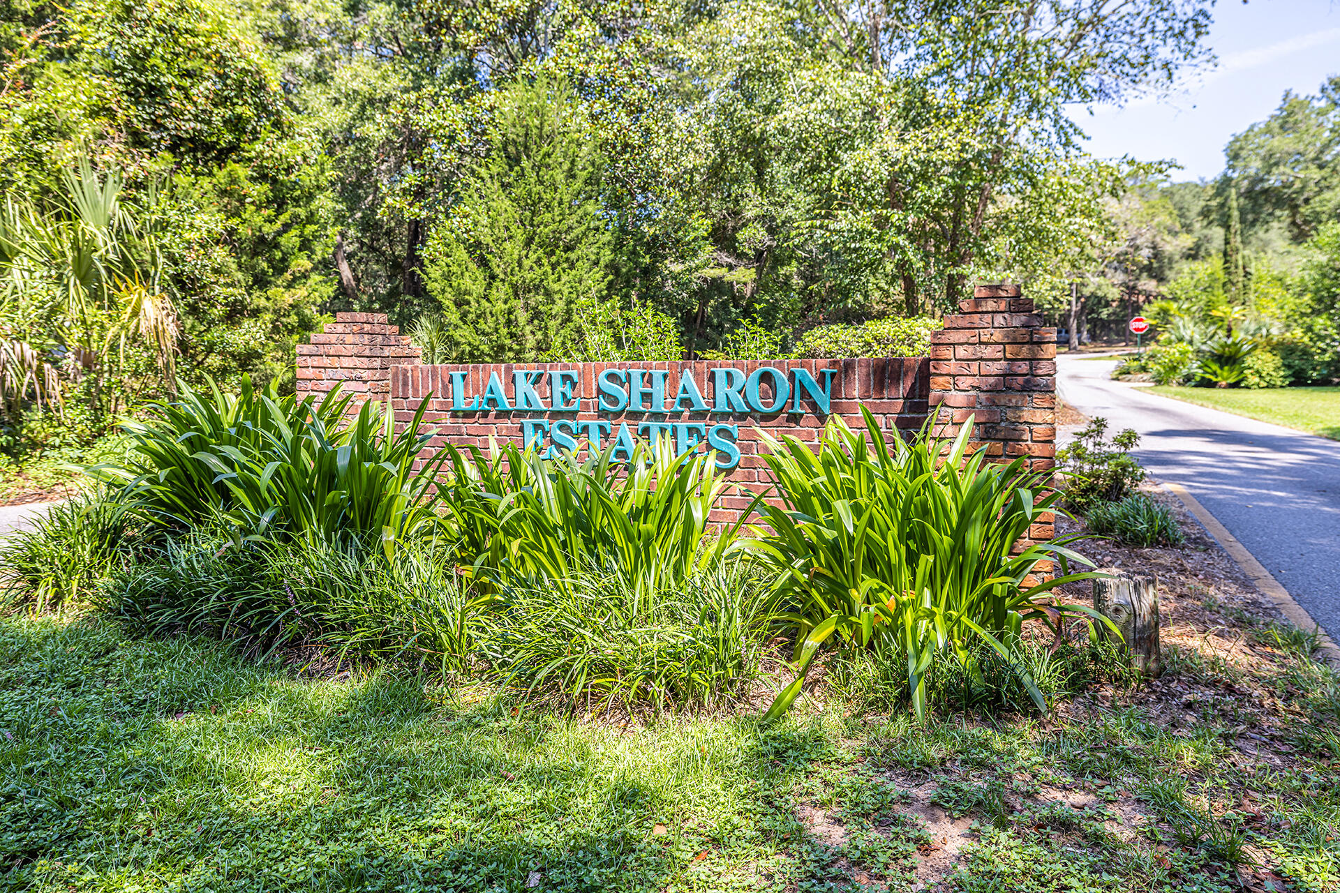 LAKE SHARON ESTATES - Residential