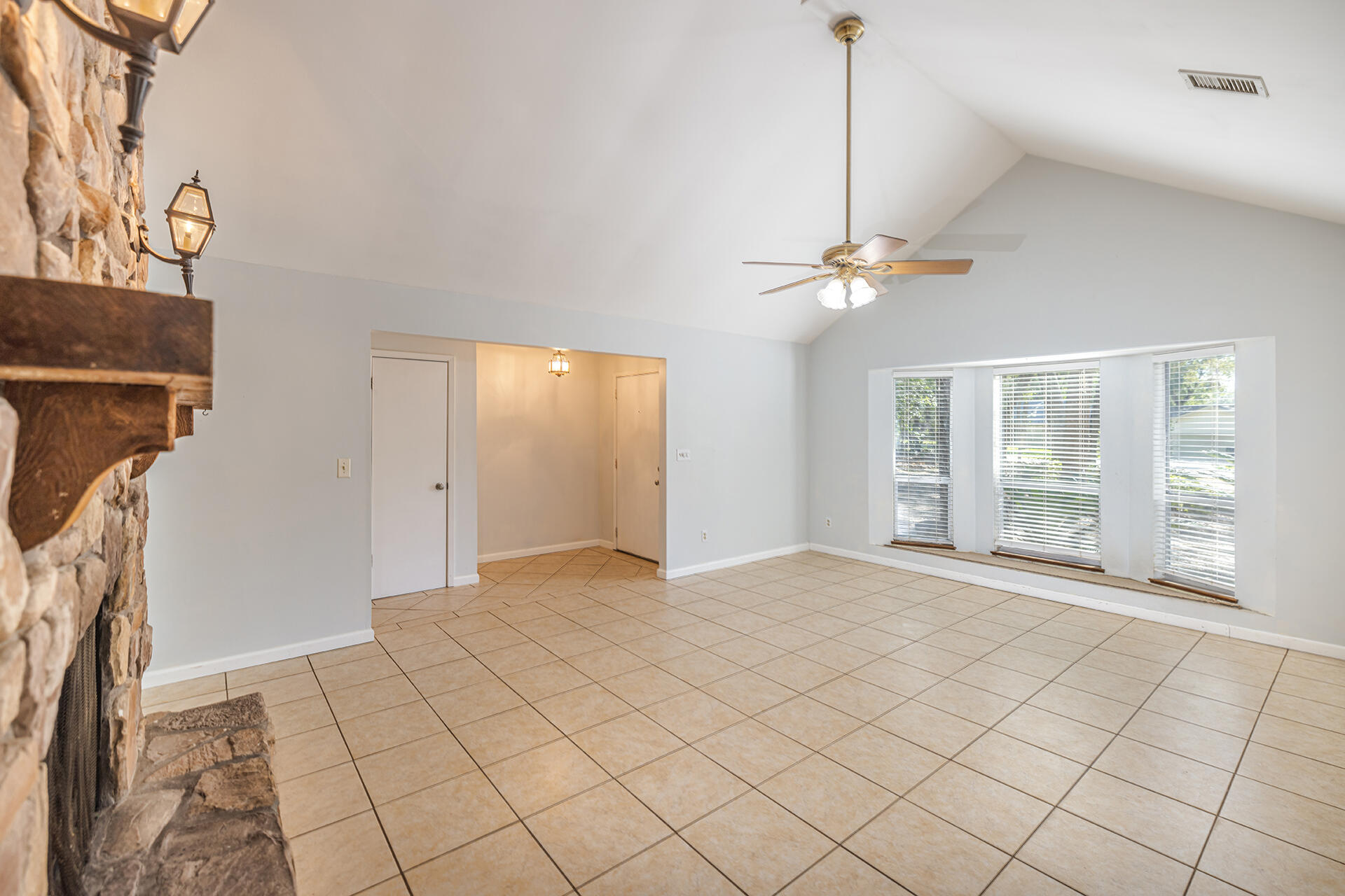 LAKE SHARON ESTATES - Residential