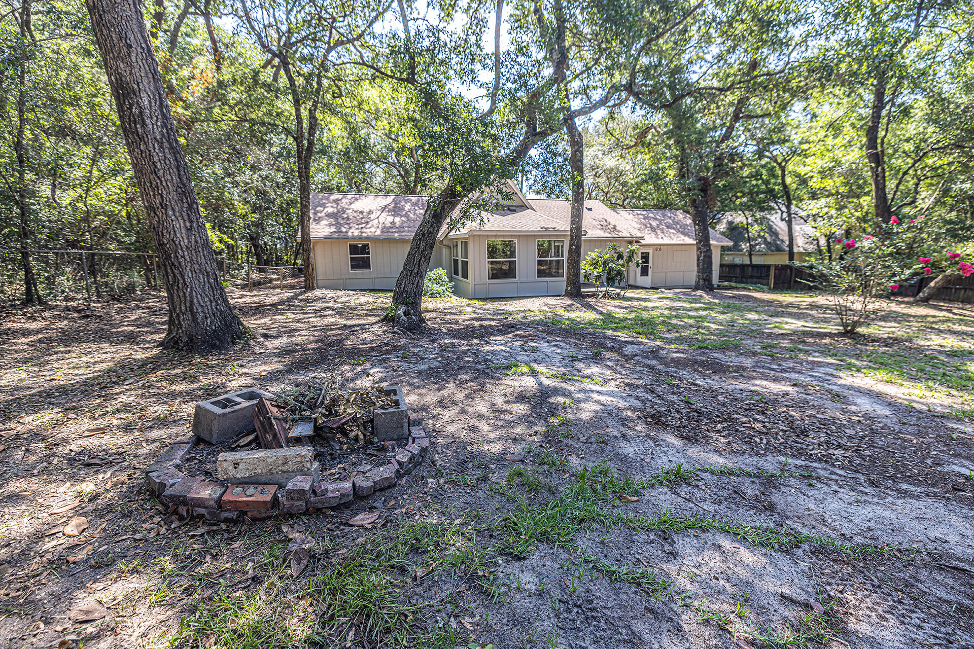 LAKE SHARON ESTATES - Residential