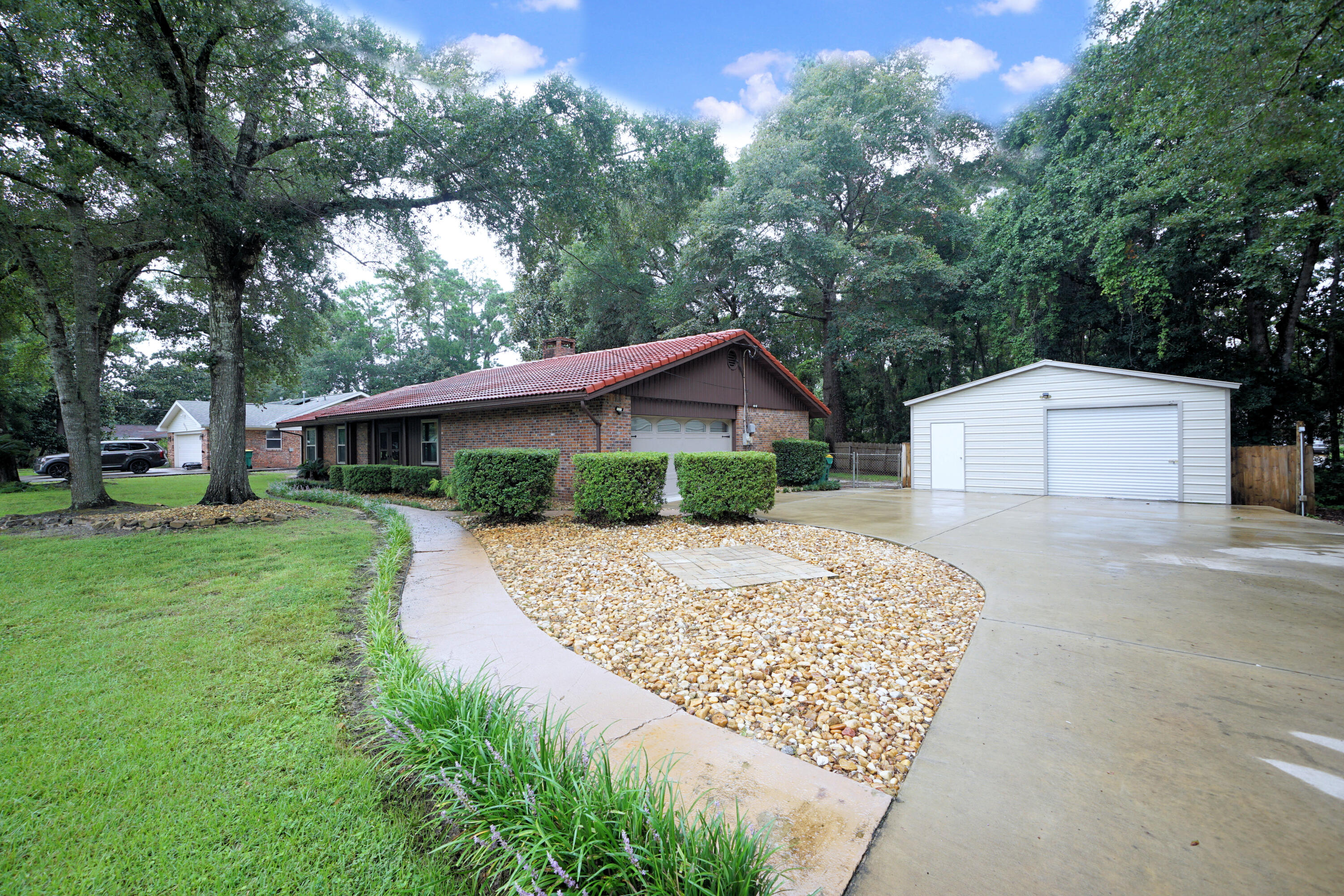 PINEWOOD ESTATES 2 - Residential