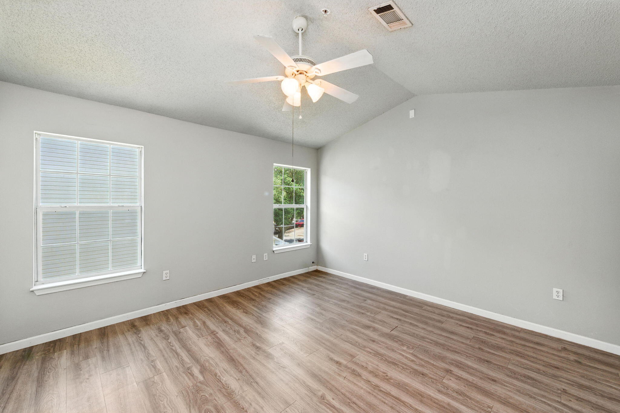 ROLLING PINES - Residential Lease