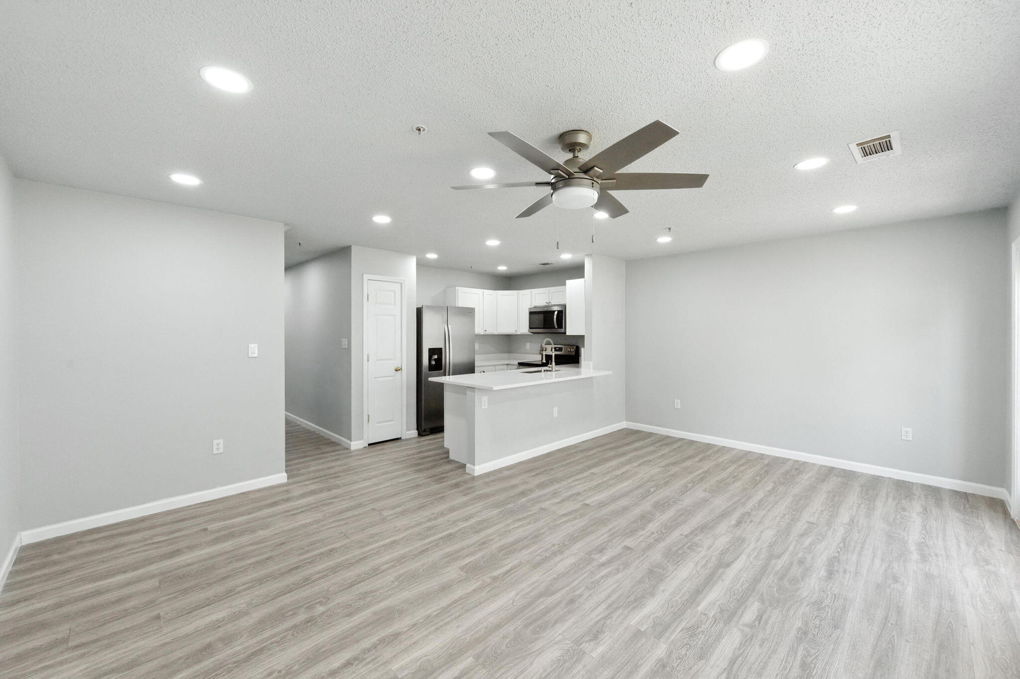 ROLLING PINES - Residential Lease