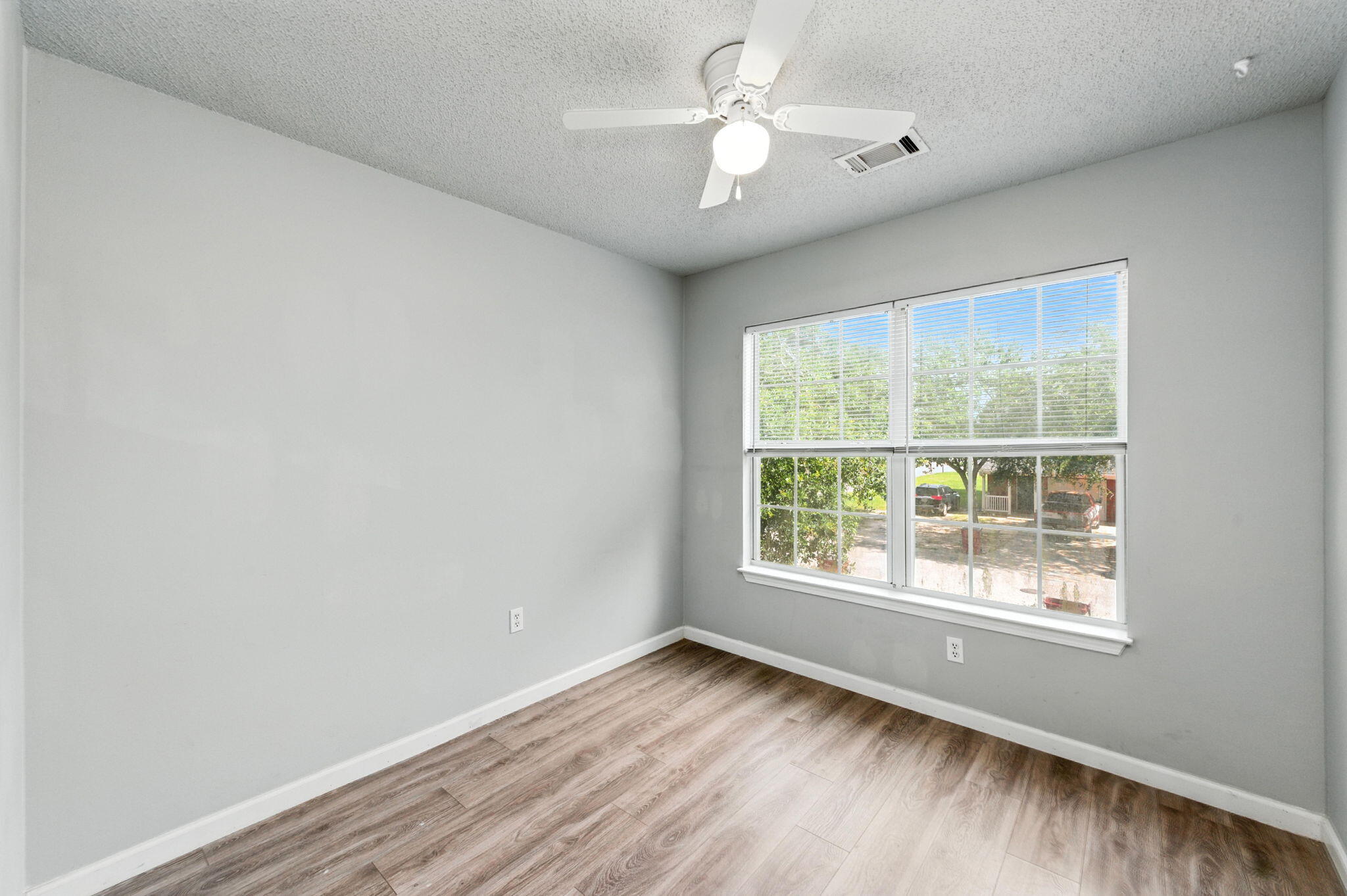 ROLLING PINES - Residential Lease