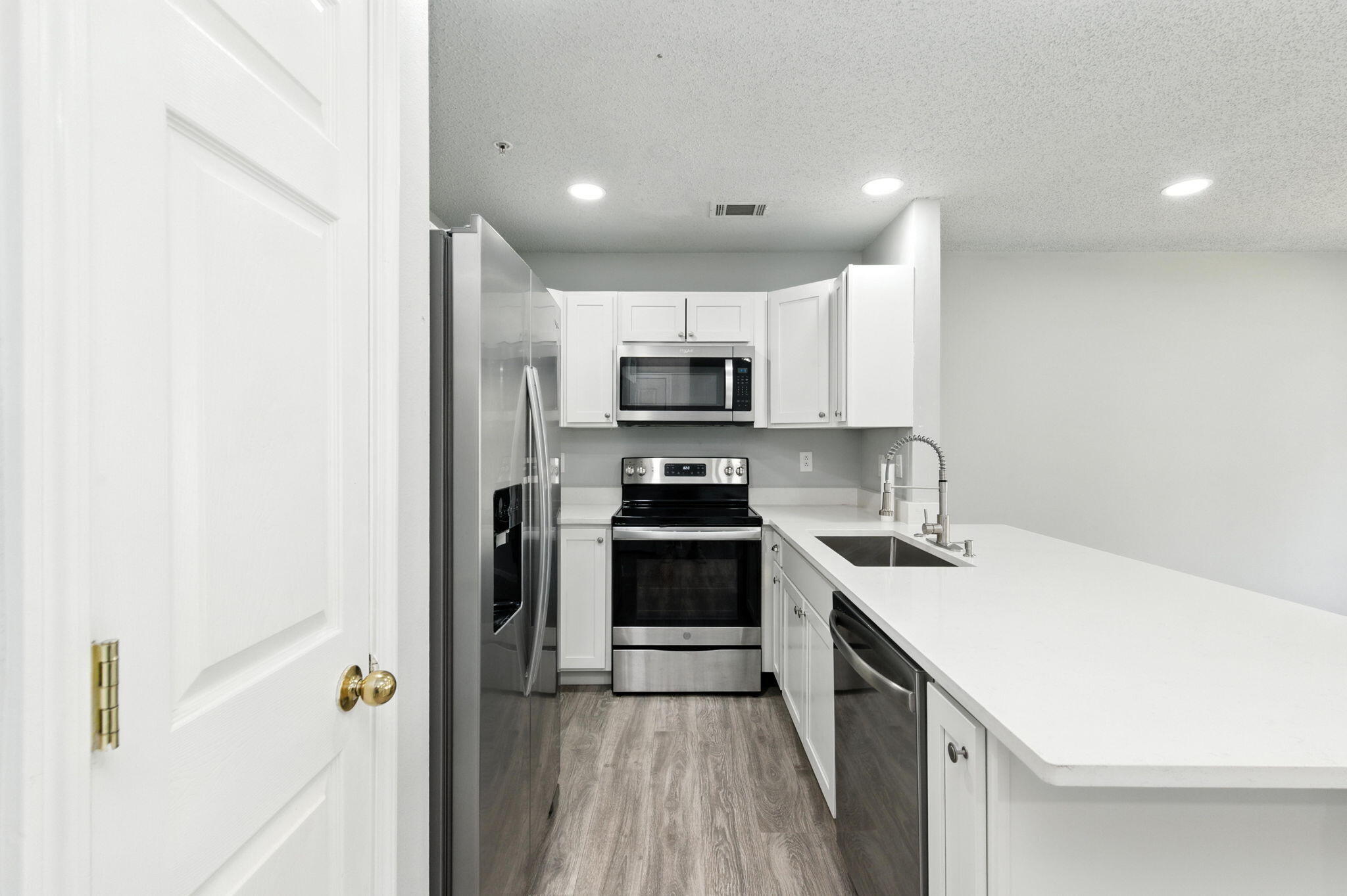 ROLLING PINES - Residential Lease