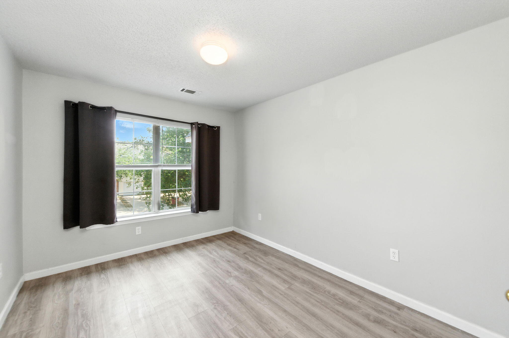 ROLLING PINES - Residential Lease