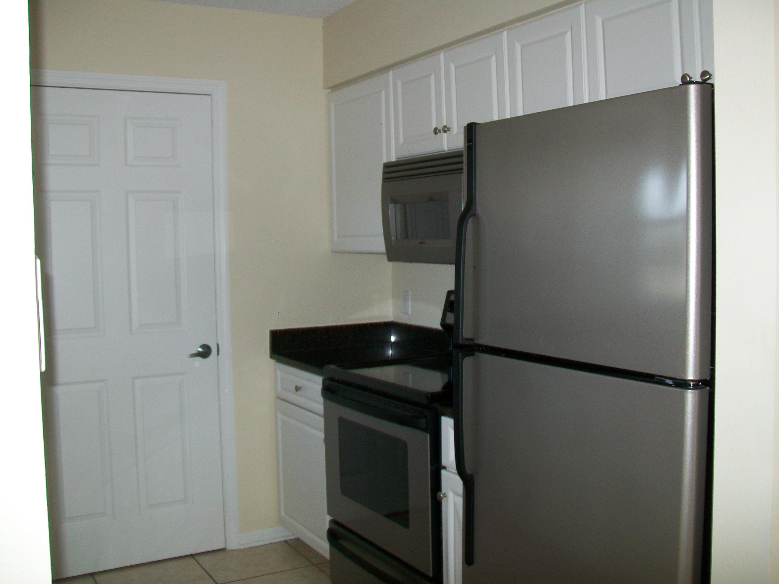 THE FLORIDA CLUB - Residential Lease