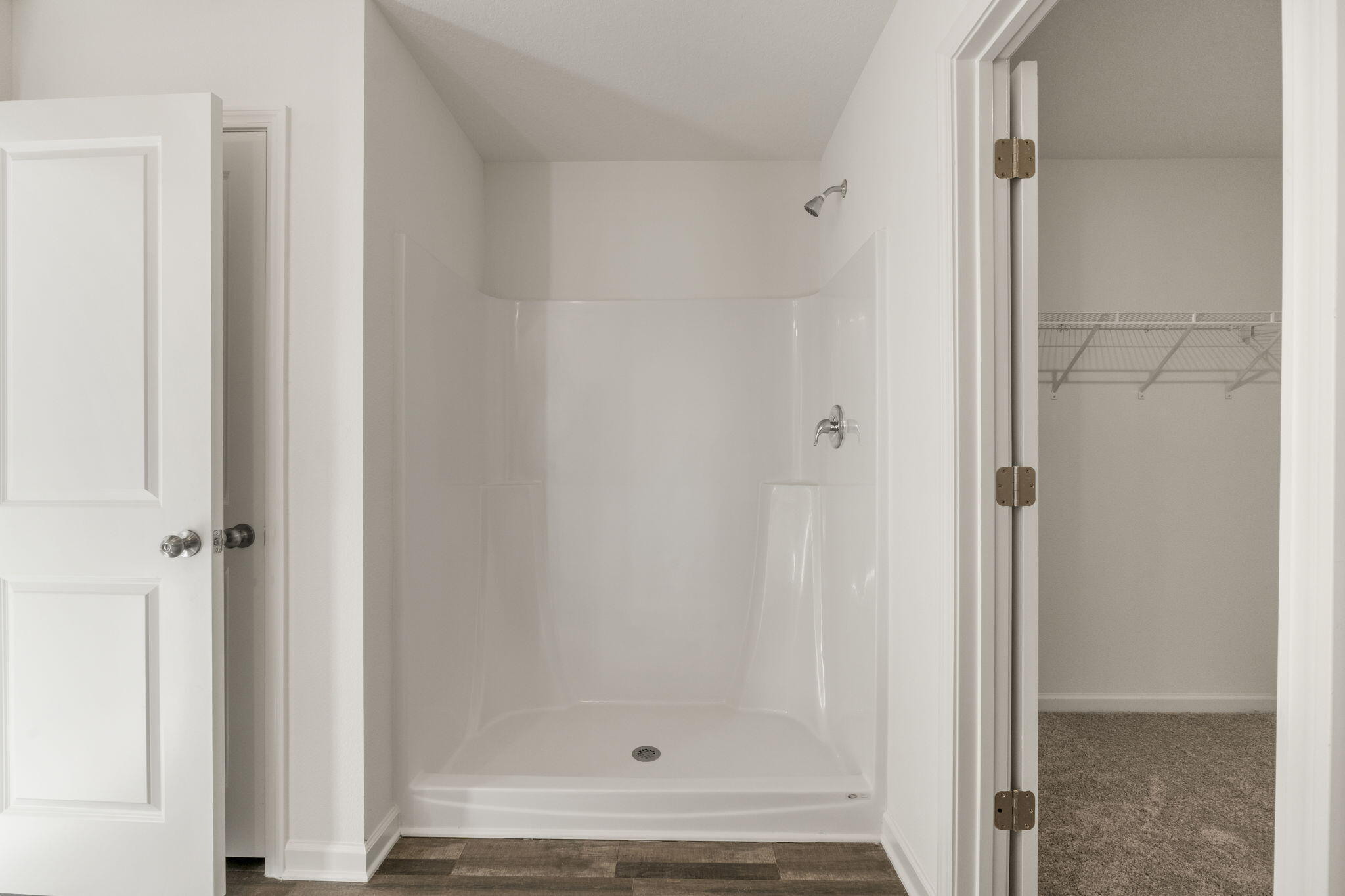 RIVERWALK PH I - Residential Lease