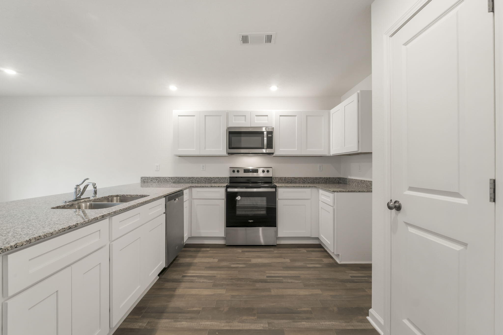 RIVERWALK PH I - Residential Lease