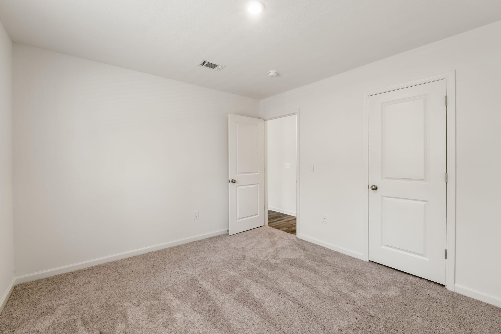 RIVERWALK PH I - Residential Lease