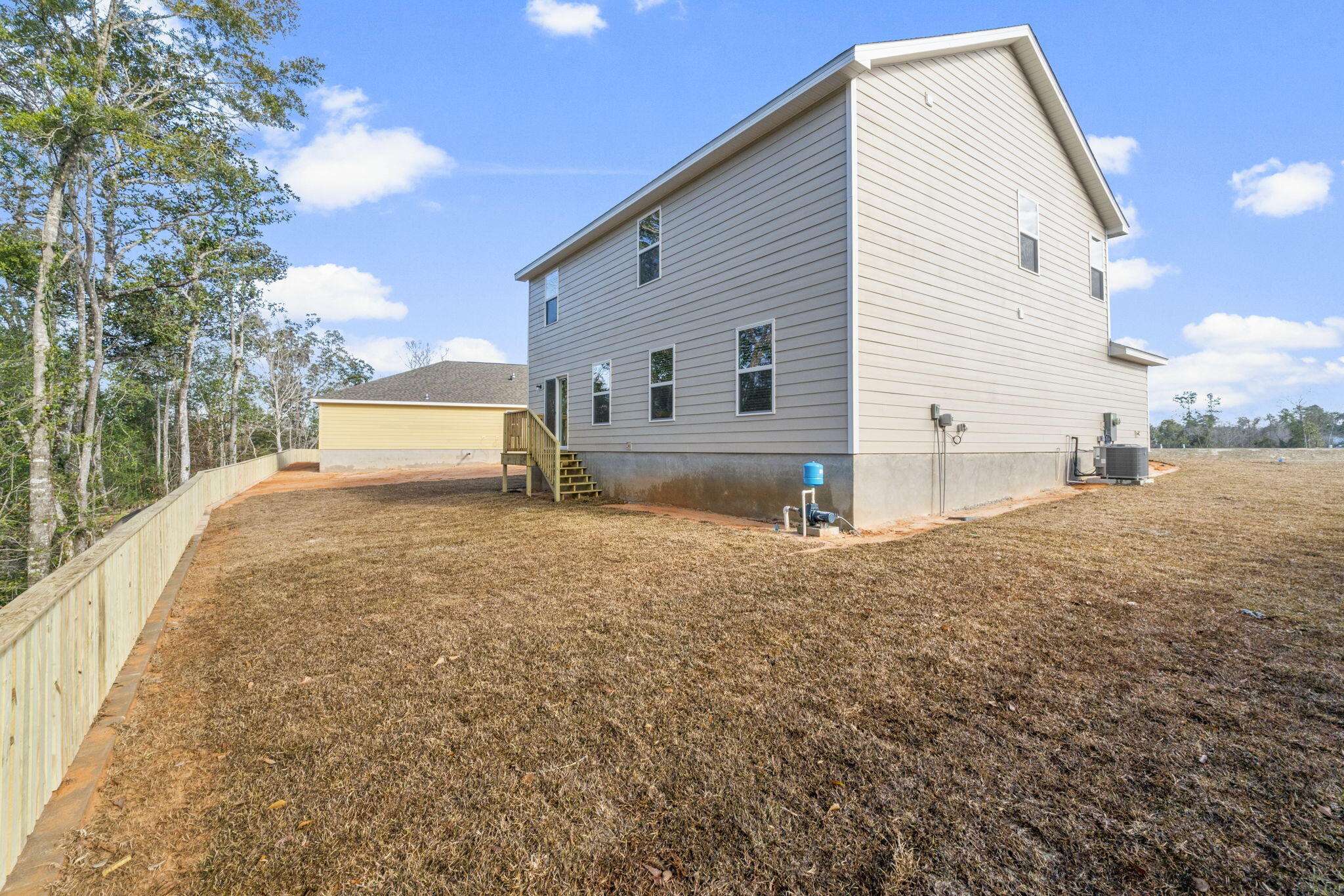 RIVERWALK PH I - Residential Lease