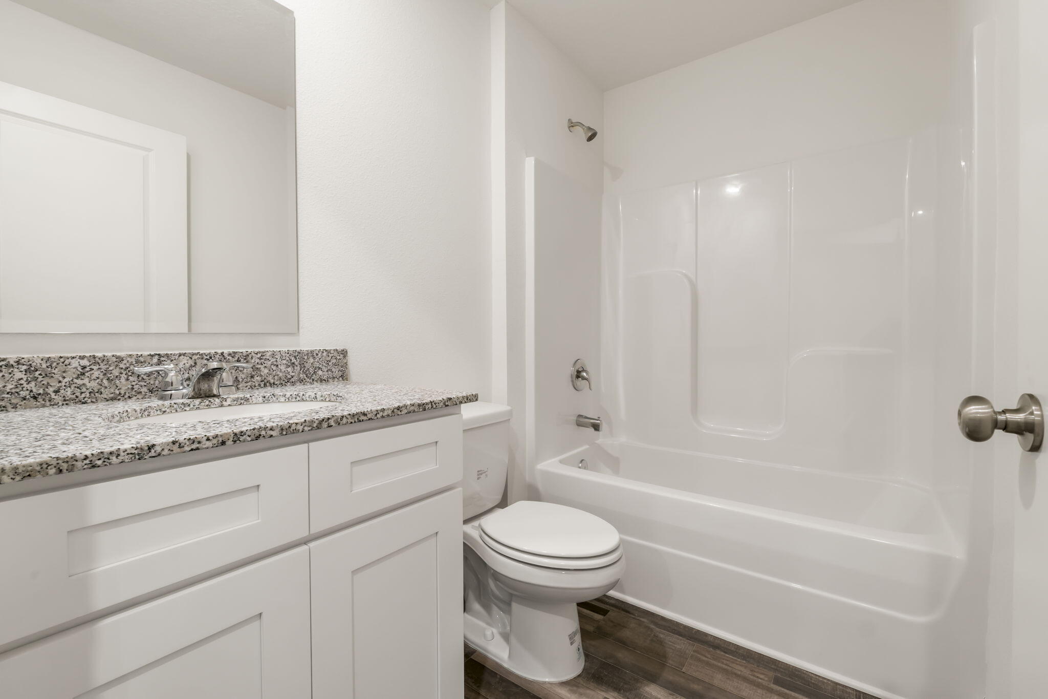 RIVERWALK PH I - Residential Lease