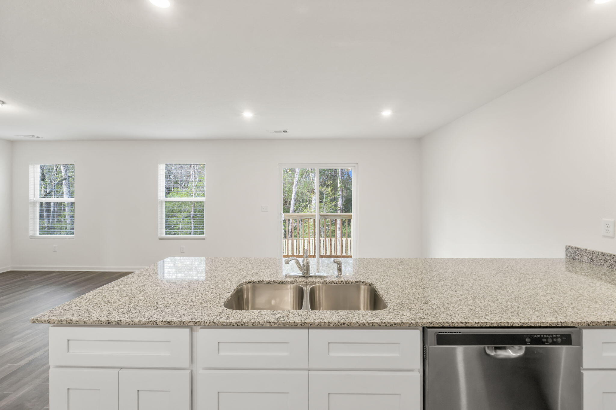 RIVERWALK PH I - Residential Lease