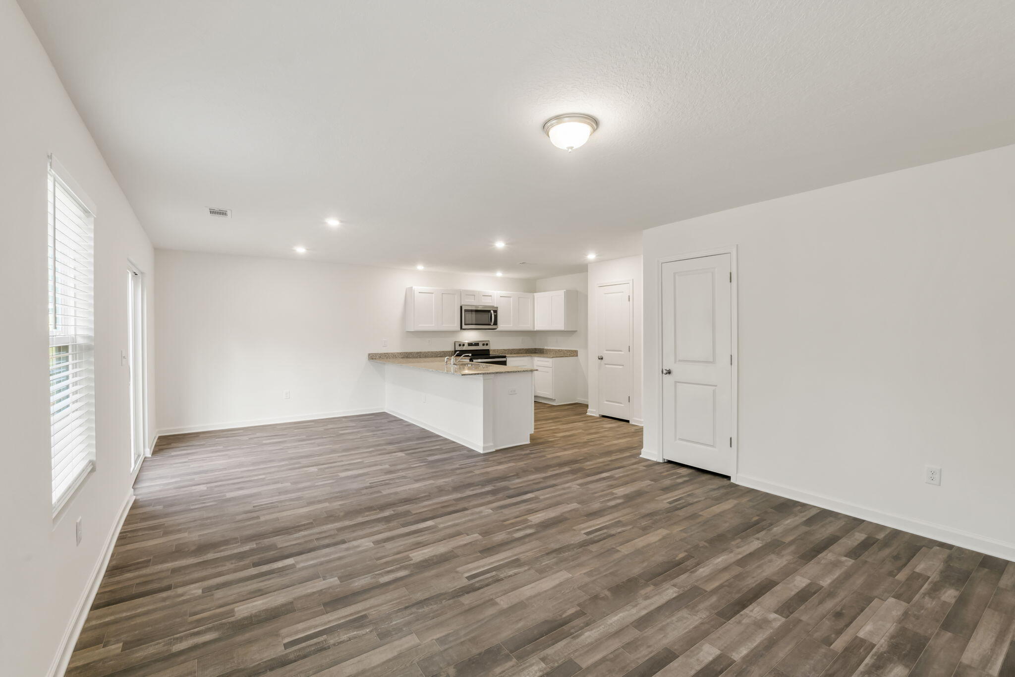 RIVERWALK PH I - Residential Lease