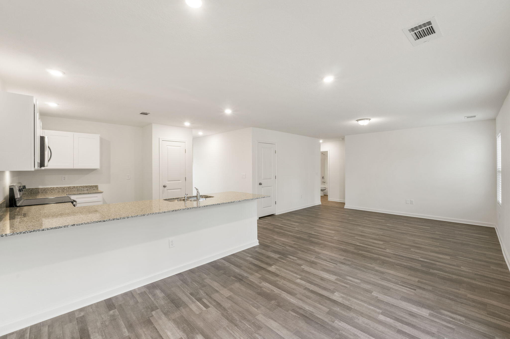 RIVERWALK PH I - Residential Lease