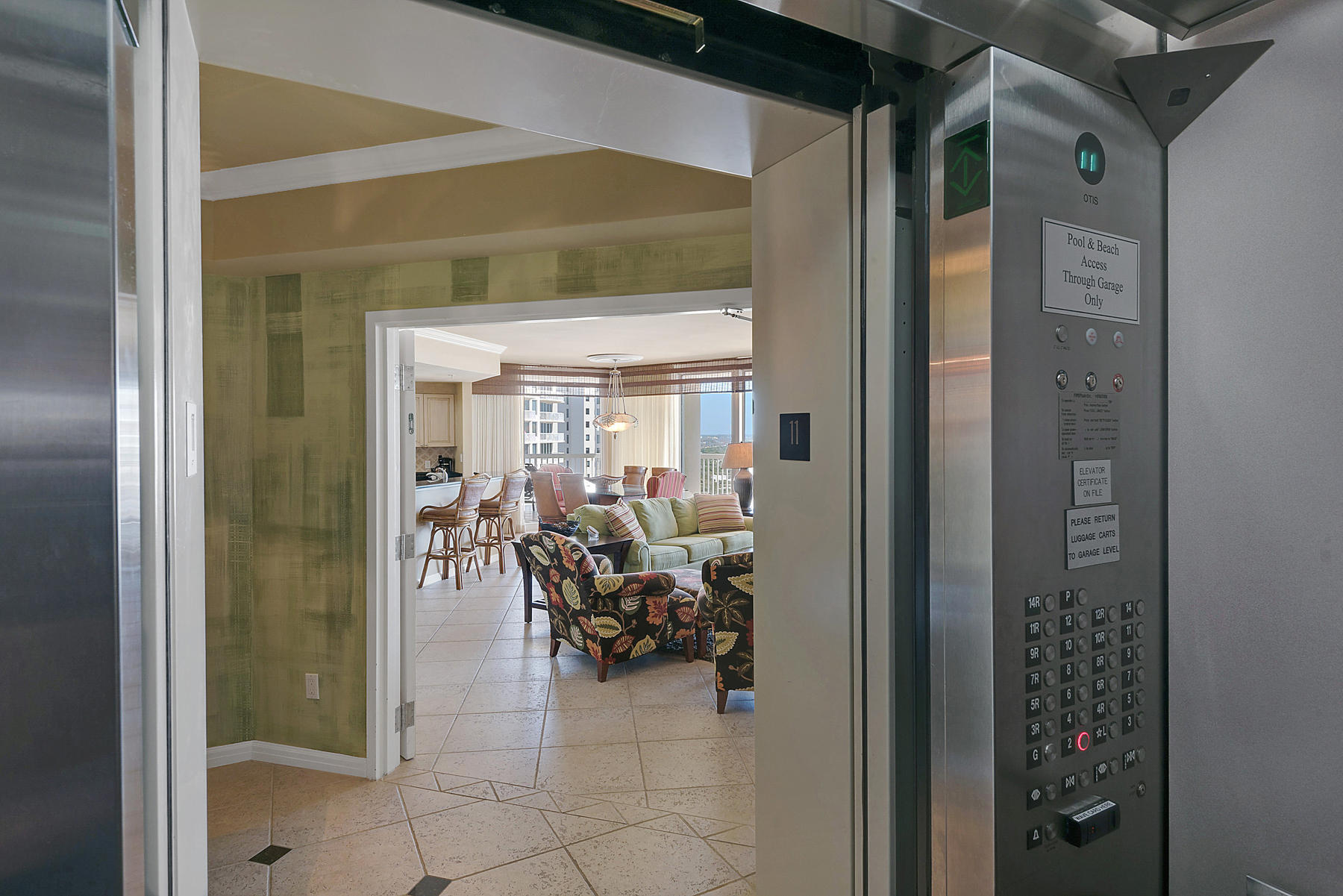 ST. MAARTEN AT SILVER SHELLS - Residential