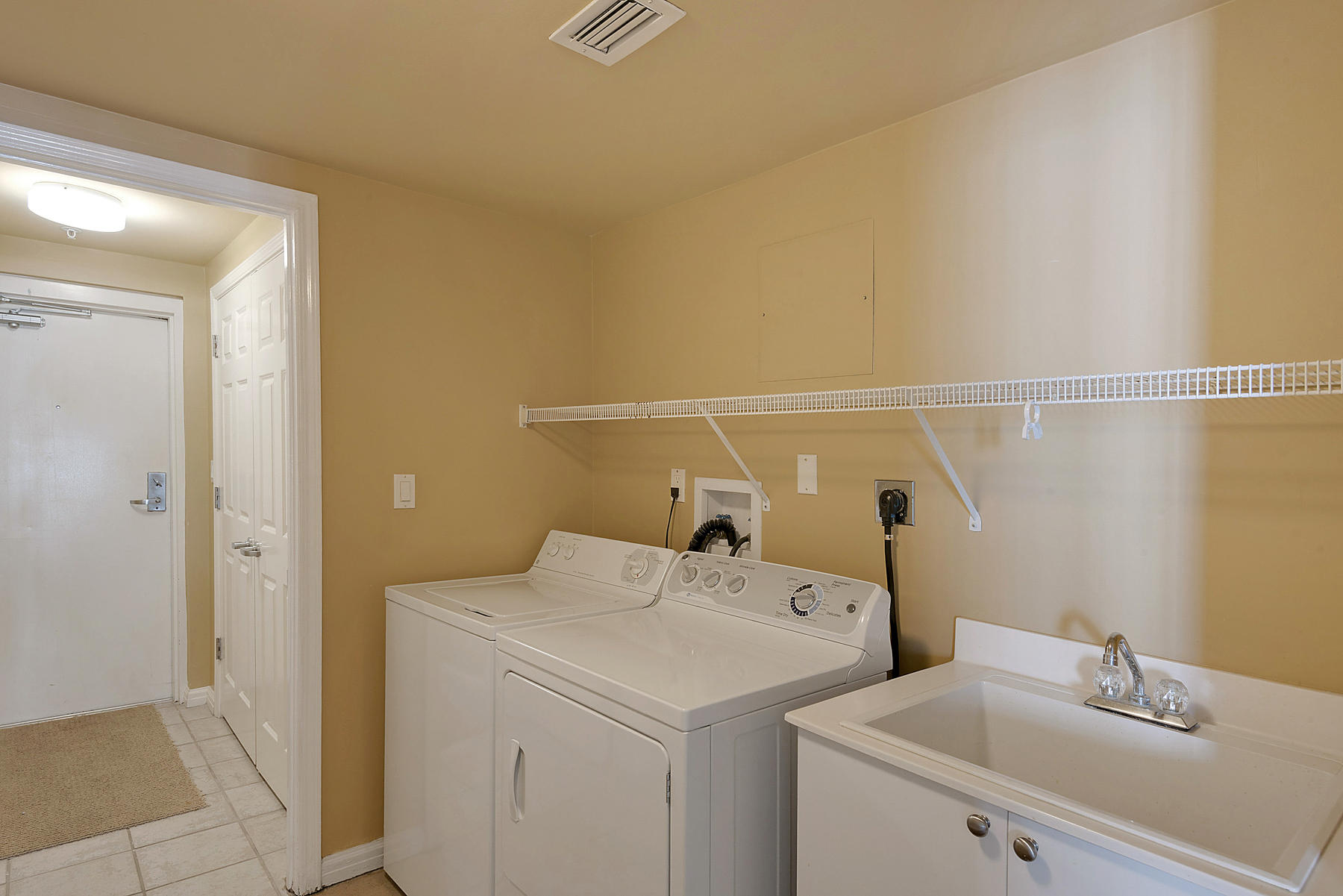 ST. MAARTEN AT SILVER SHELLS - Residential