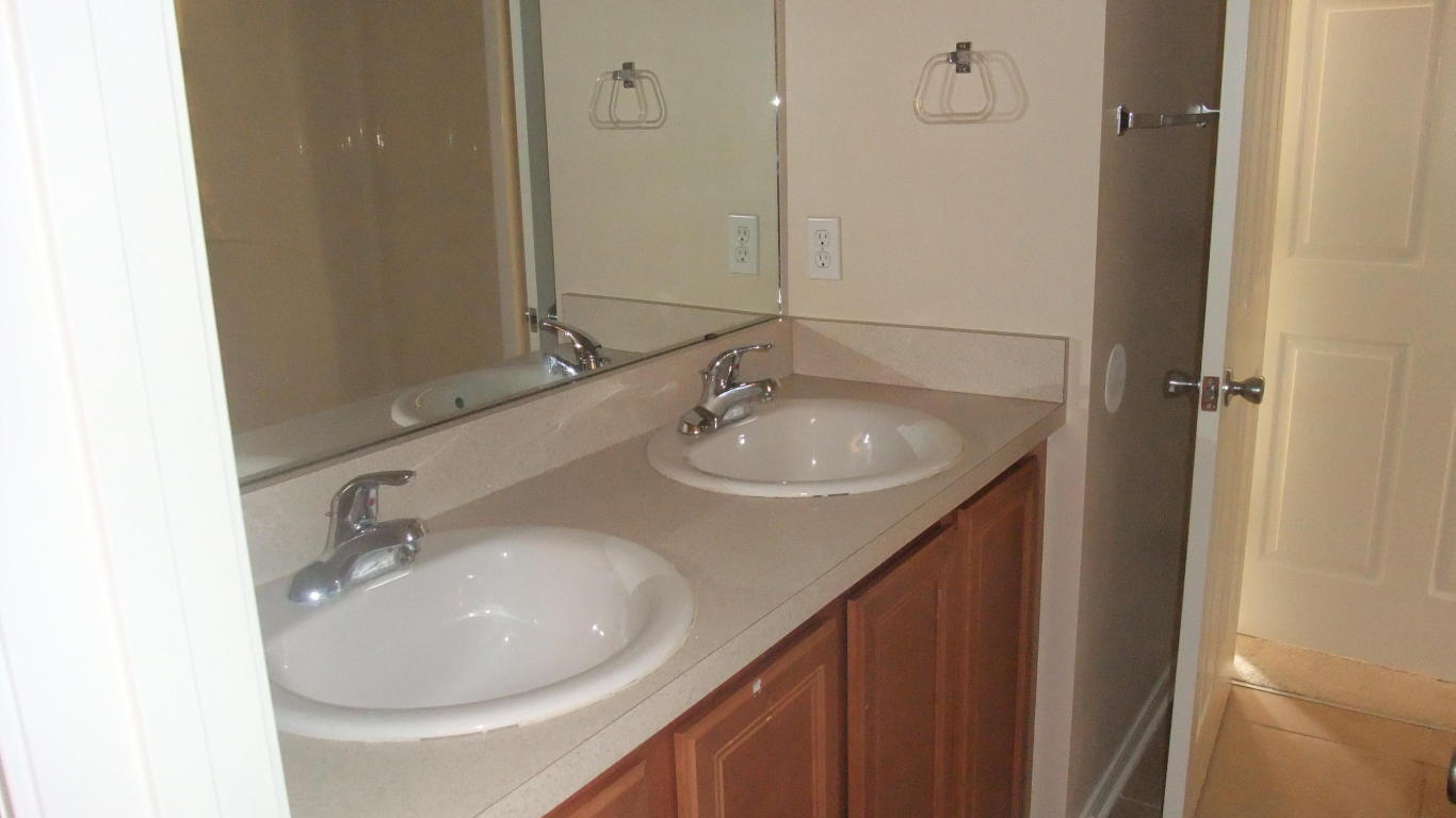 NORTH PARK T/H PH II - Residential Lease