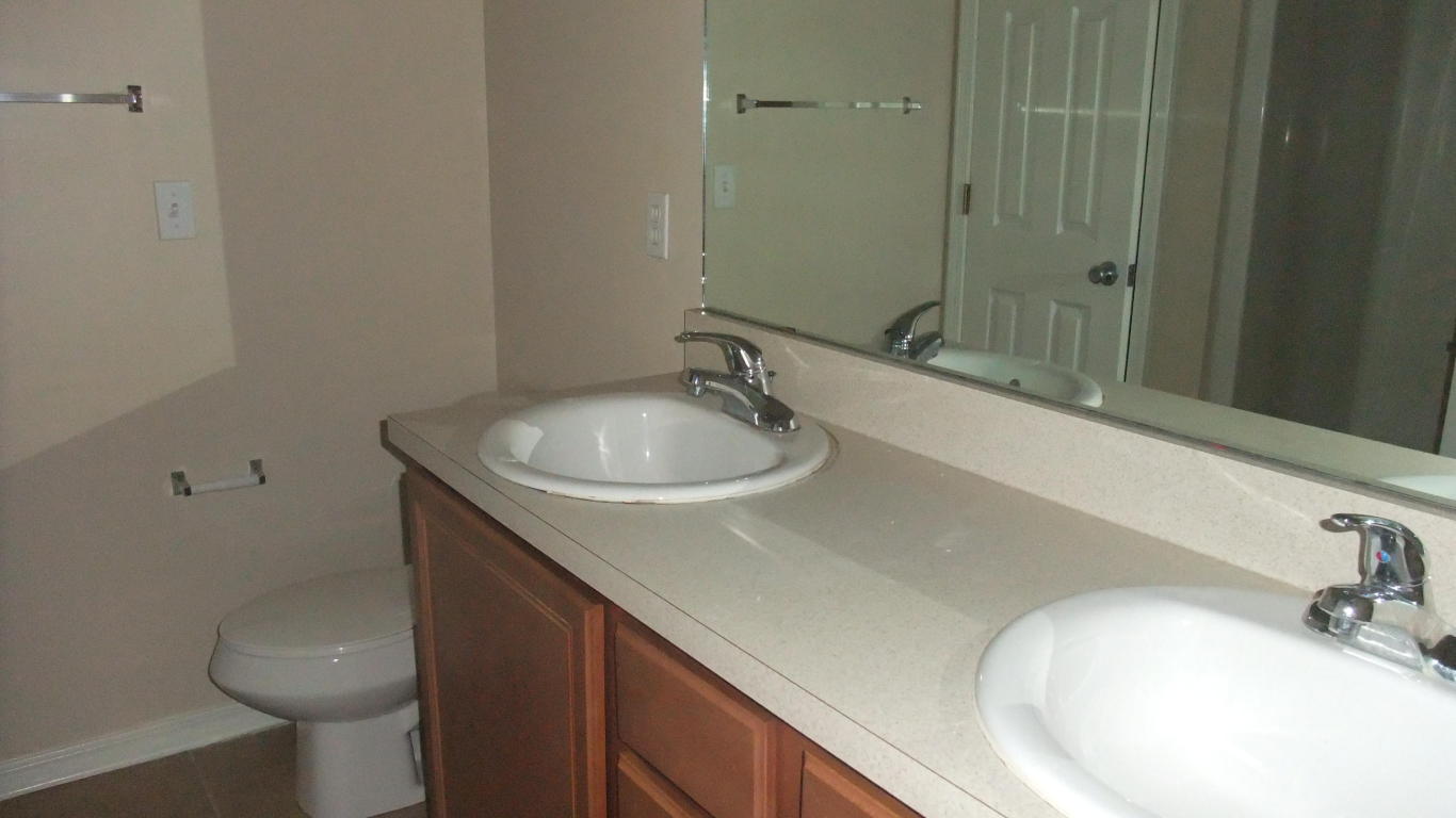 NORTH PARK T/H PH II - Residential Lease