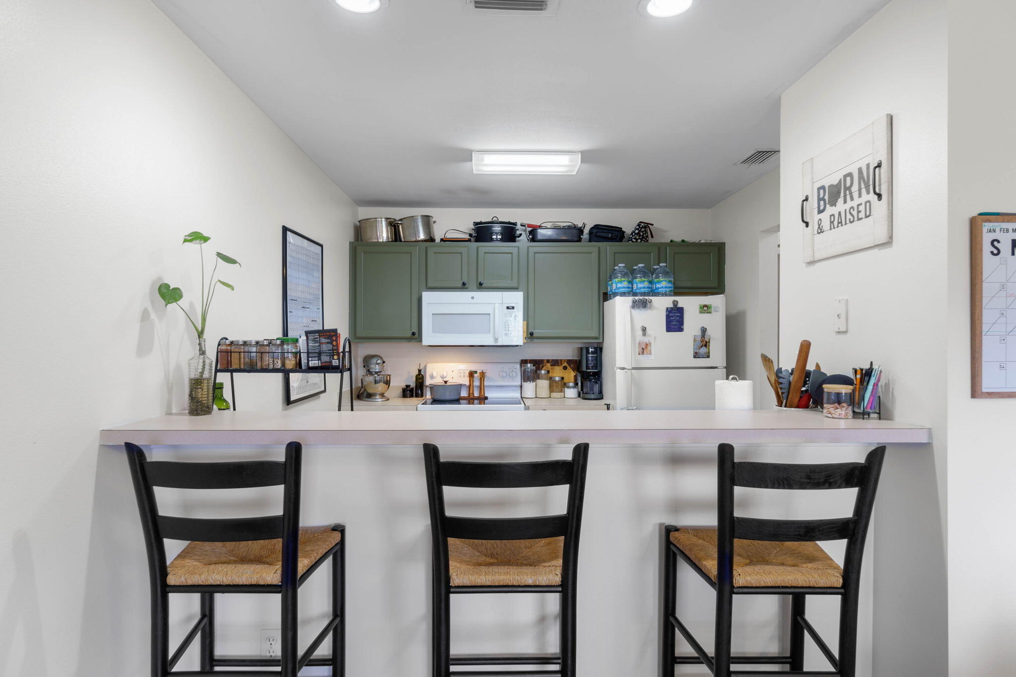 HOUSTON MANOR - Residential Lease