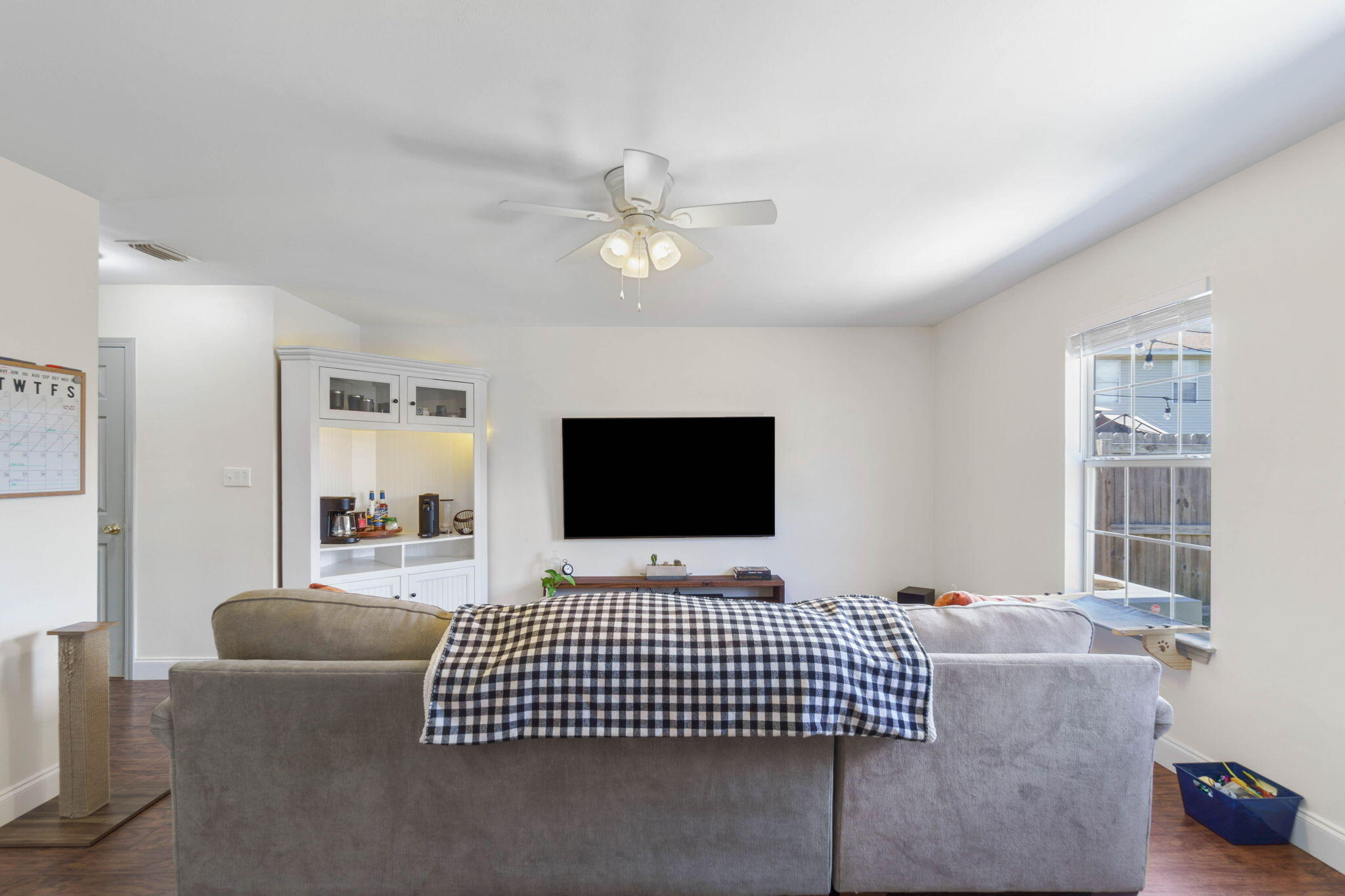 HOUSTON MANOR - Residential Lease