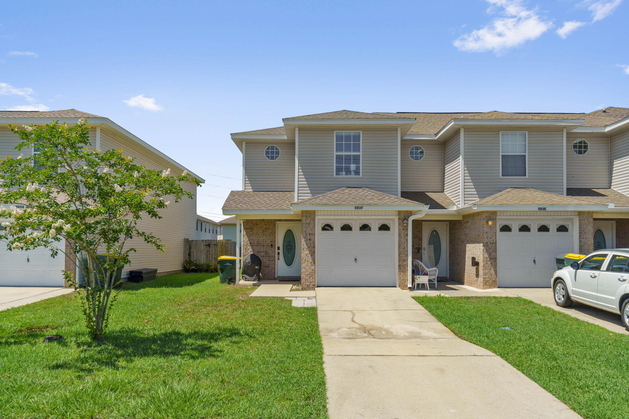 HOUSTON MANOR - Residential Lease
