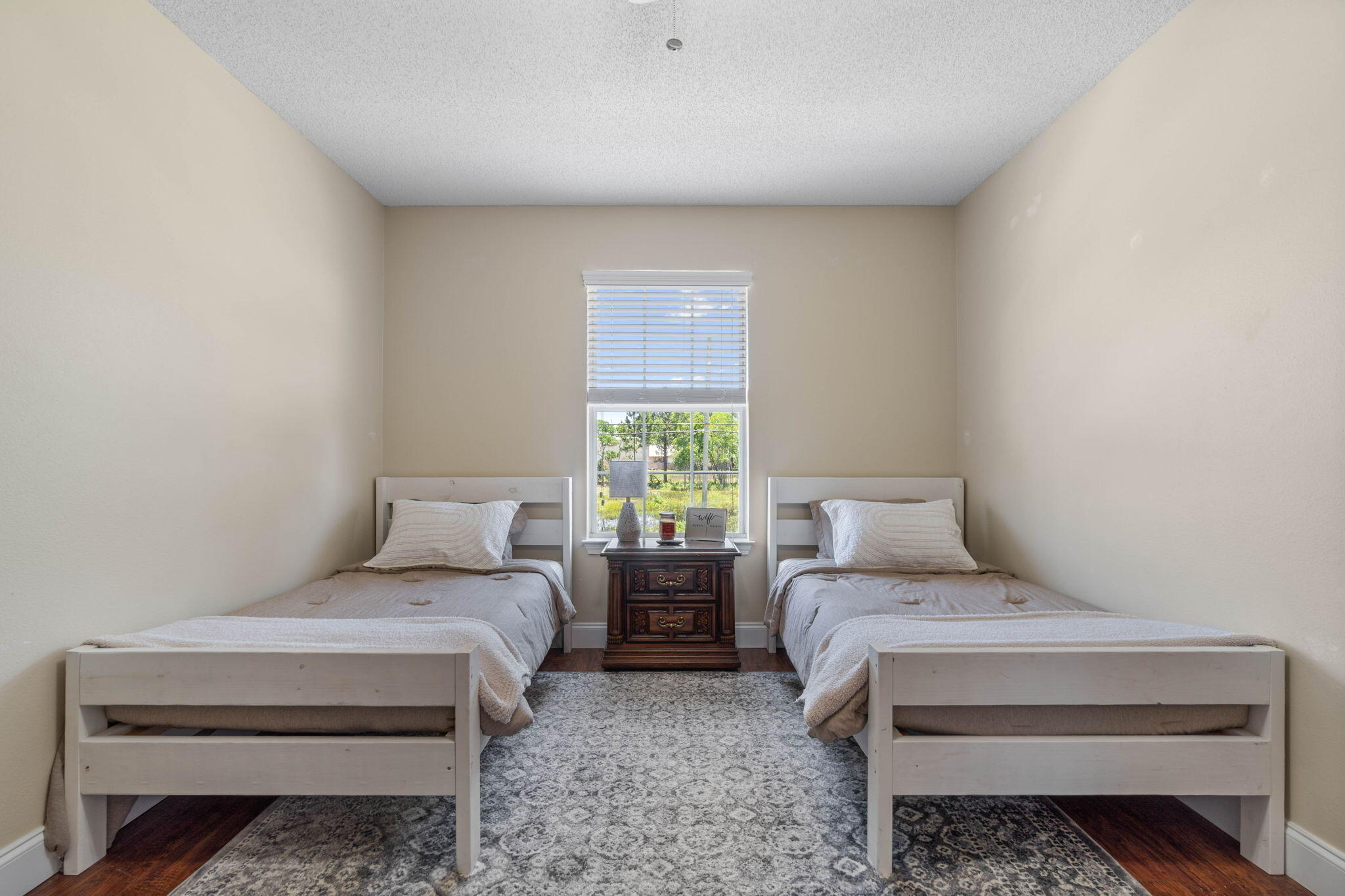 HOUSTON MANOR - Residential Lease