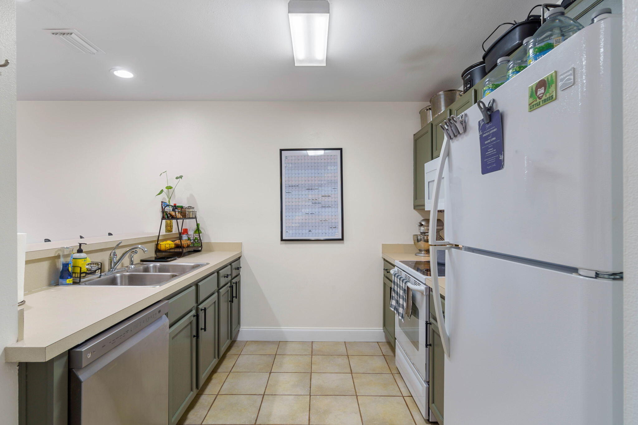 HOUSTON MANOR - Residential Lease