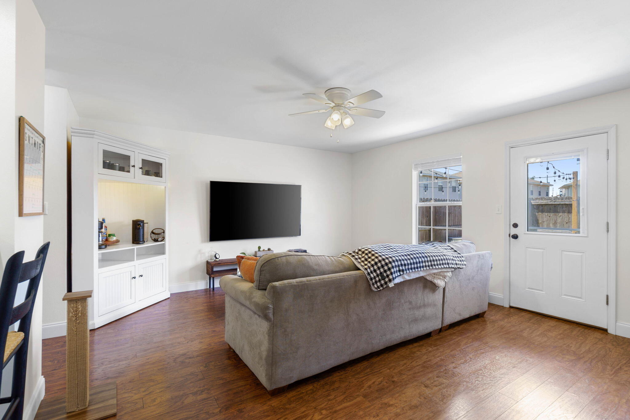 HOUSTON MANOR - Residential Lease