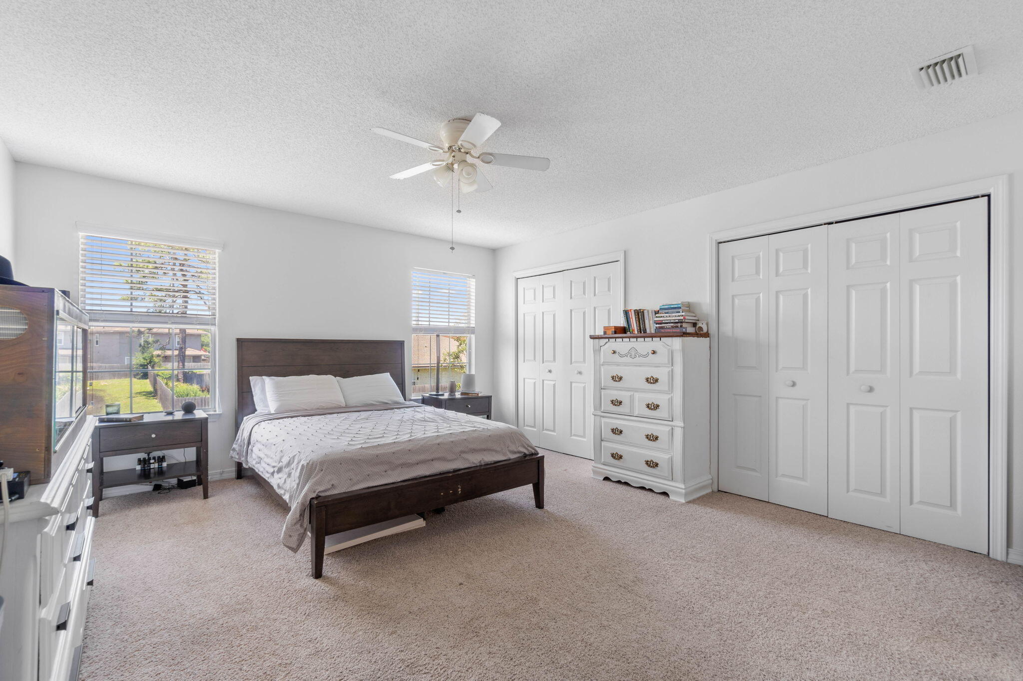HOUSTON MANOR - Residential Lease