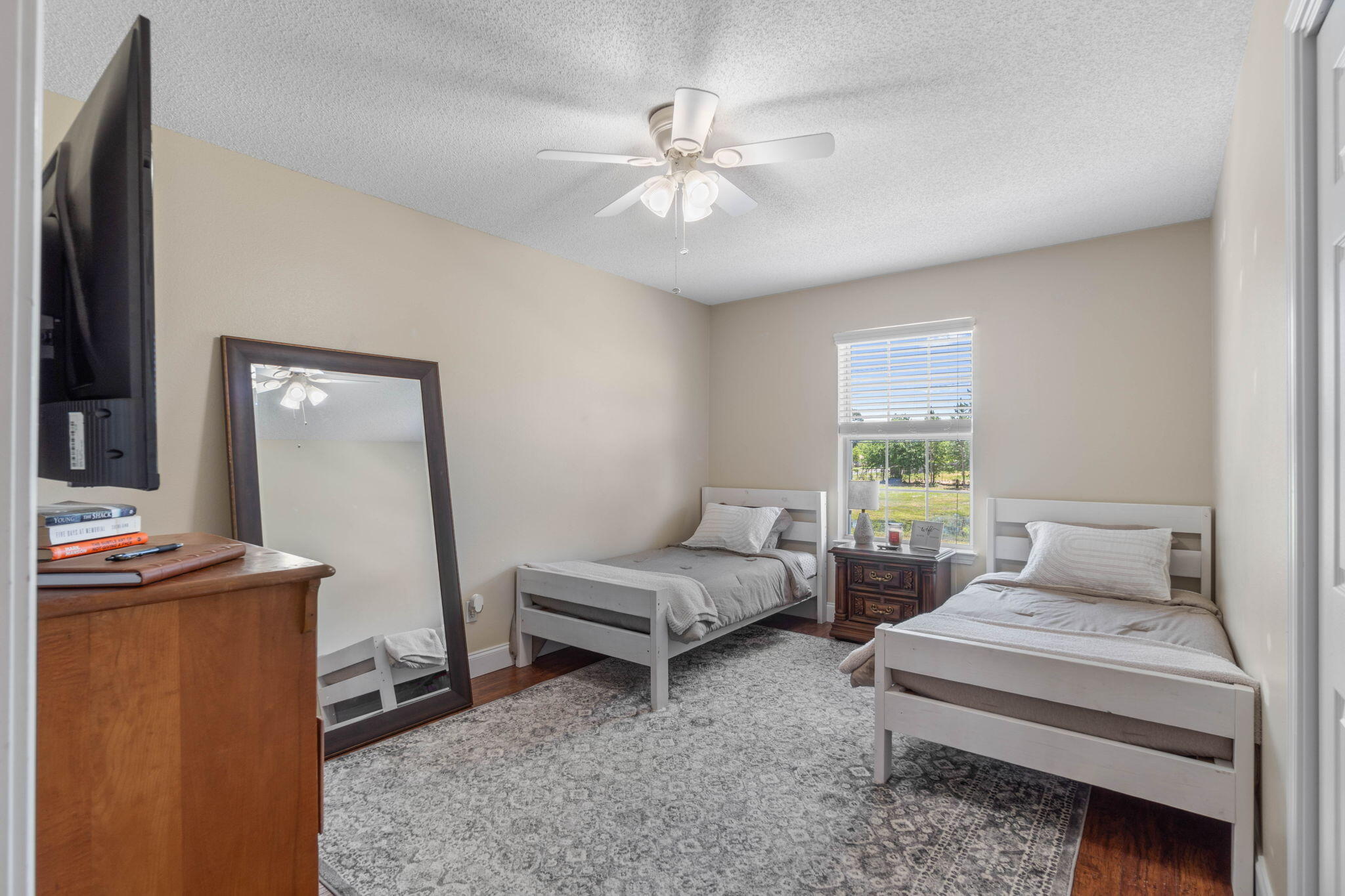 HOUSTON MANOR - Residential Lease