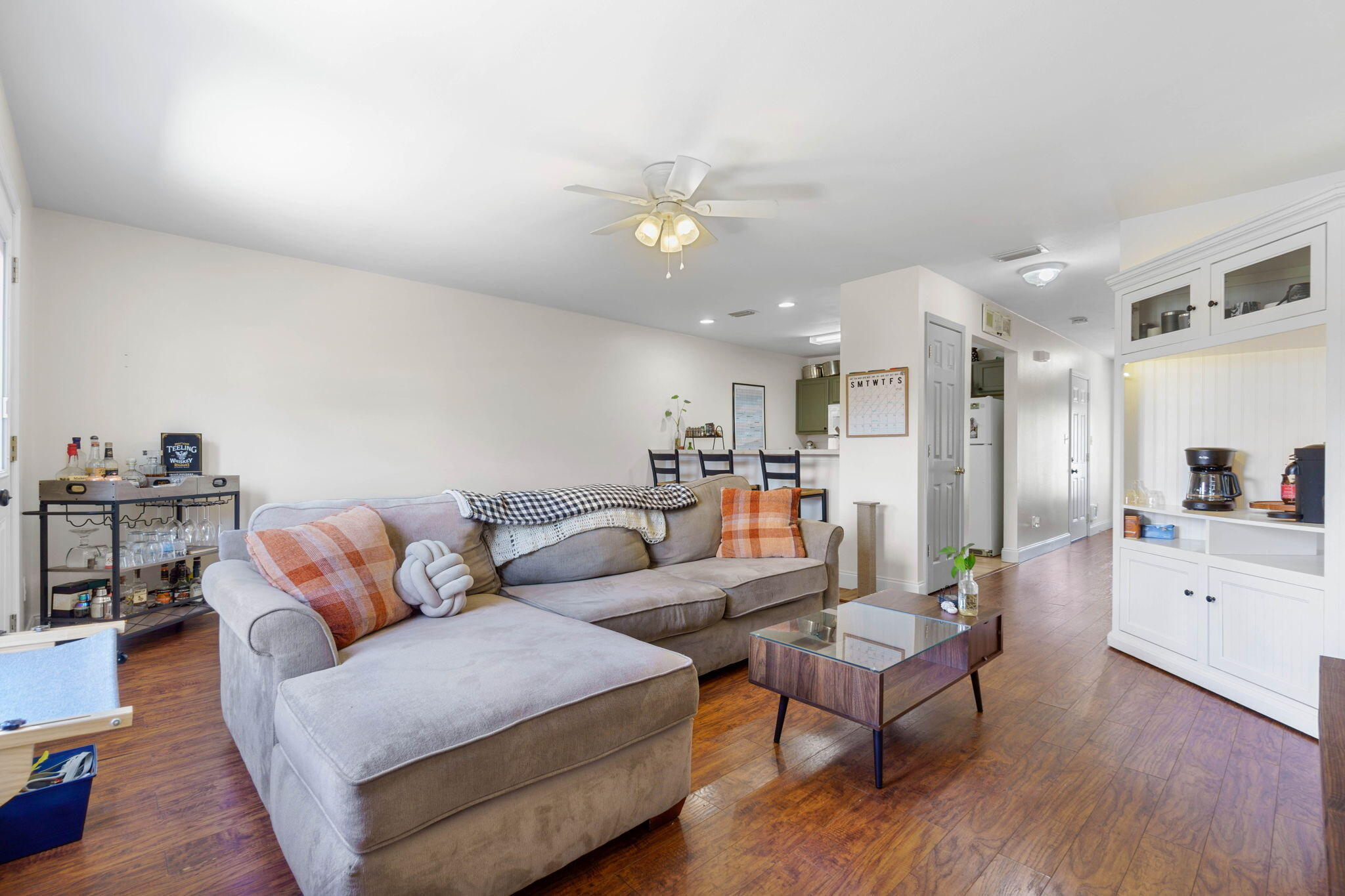 HOUSTON MANOR - Residential Lease