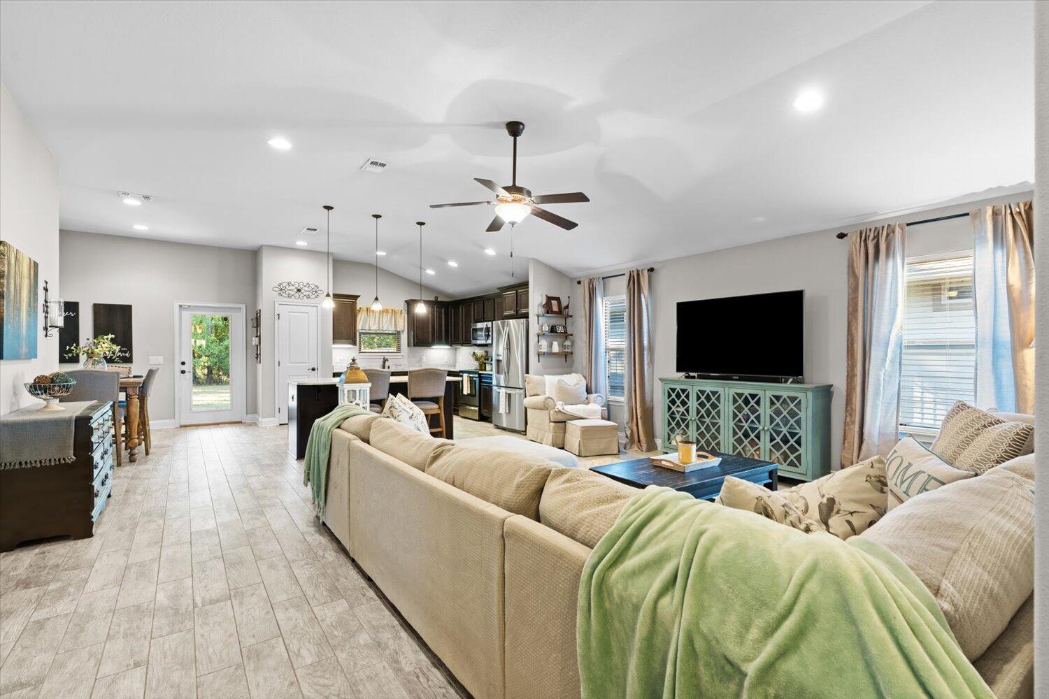 NAVARRE S/D 2ND ADDN - Residential