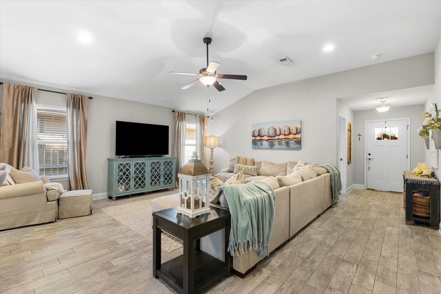 NAVARRE S/D 2ND ADDN - Residential