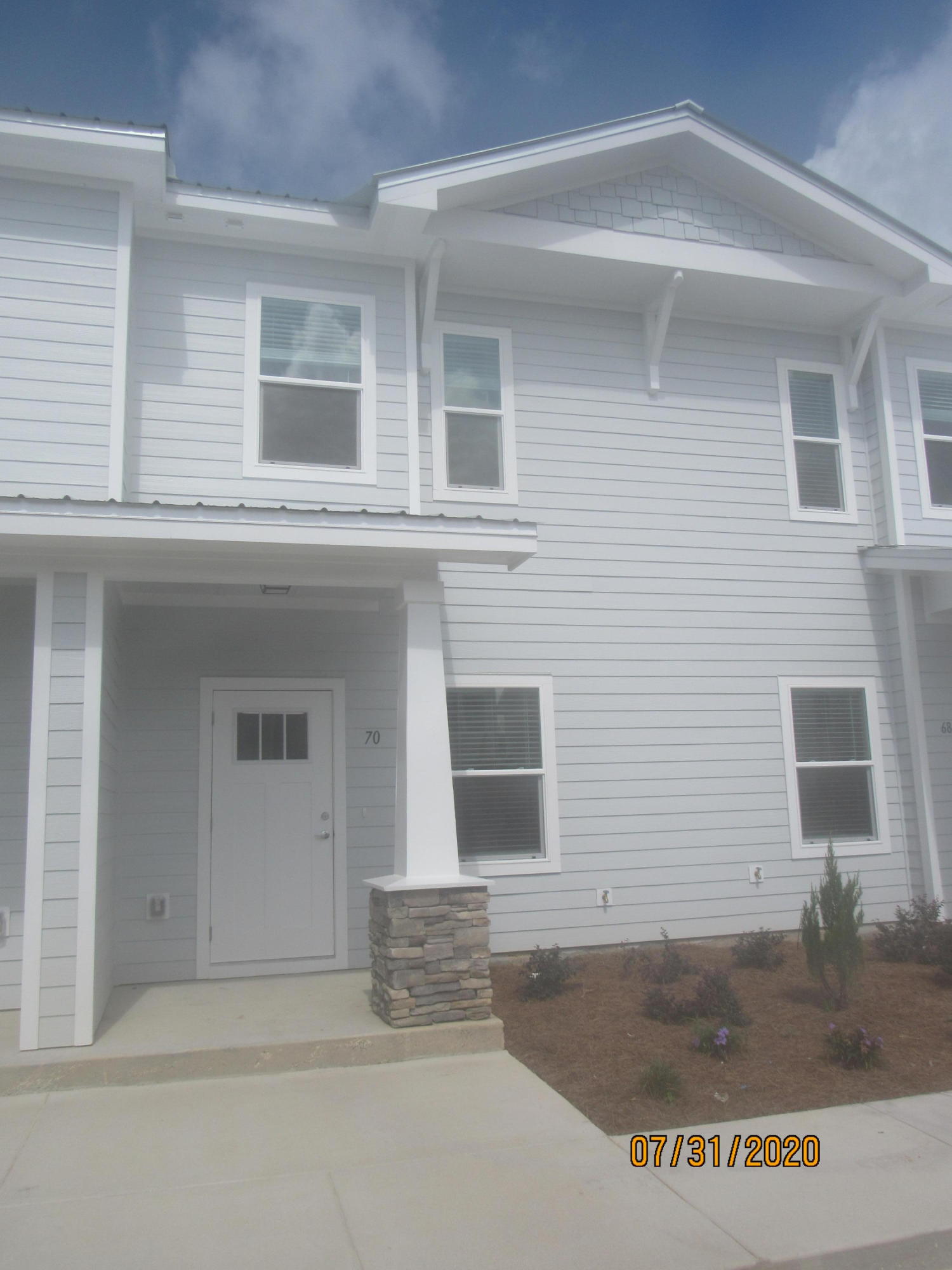 VERANDAS AT FREEPORT - Residential Lease