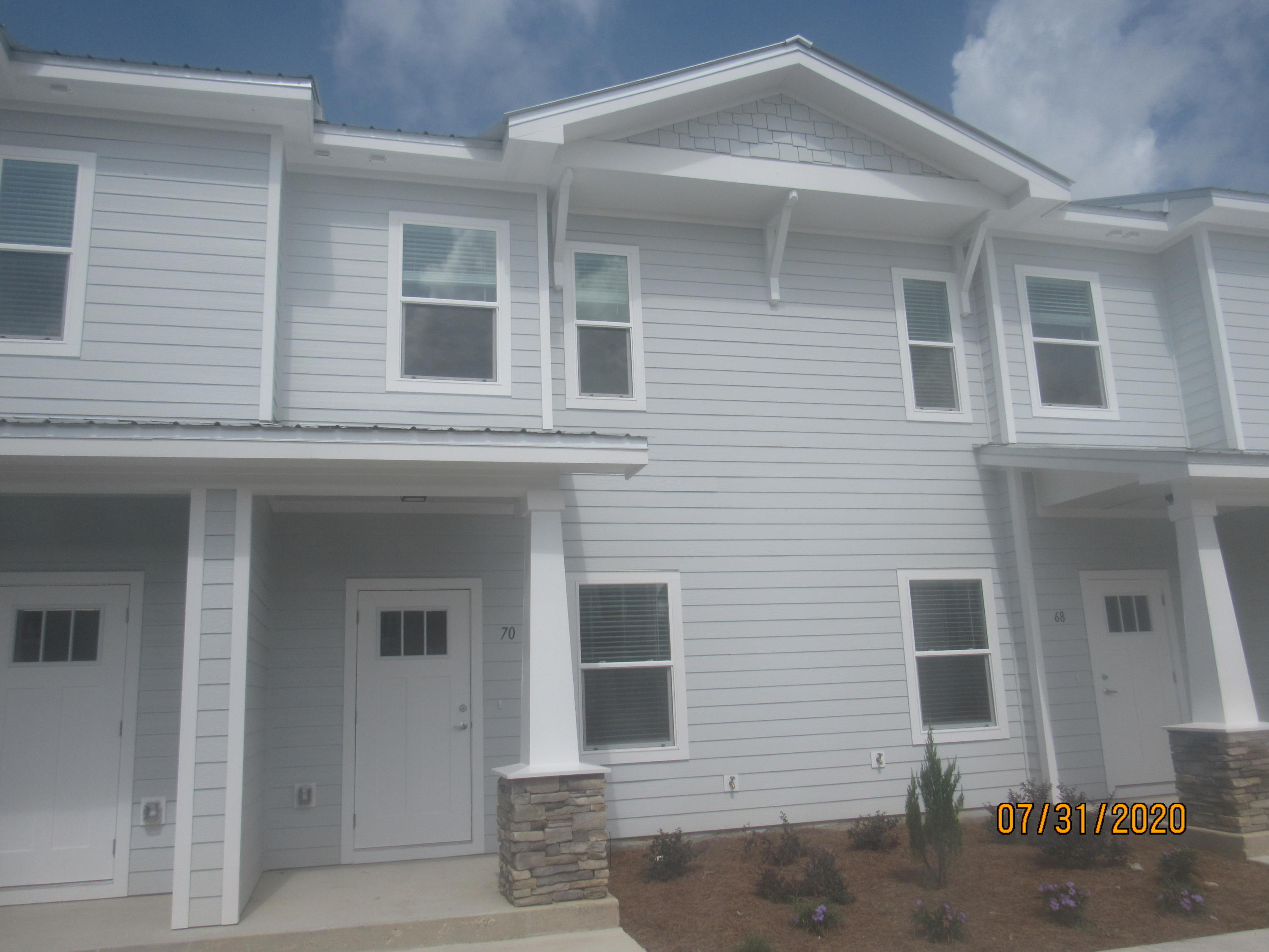 VERANDAS AT FREEPORT - Residential Lease