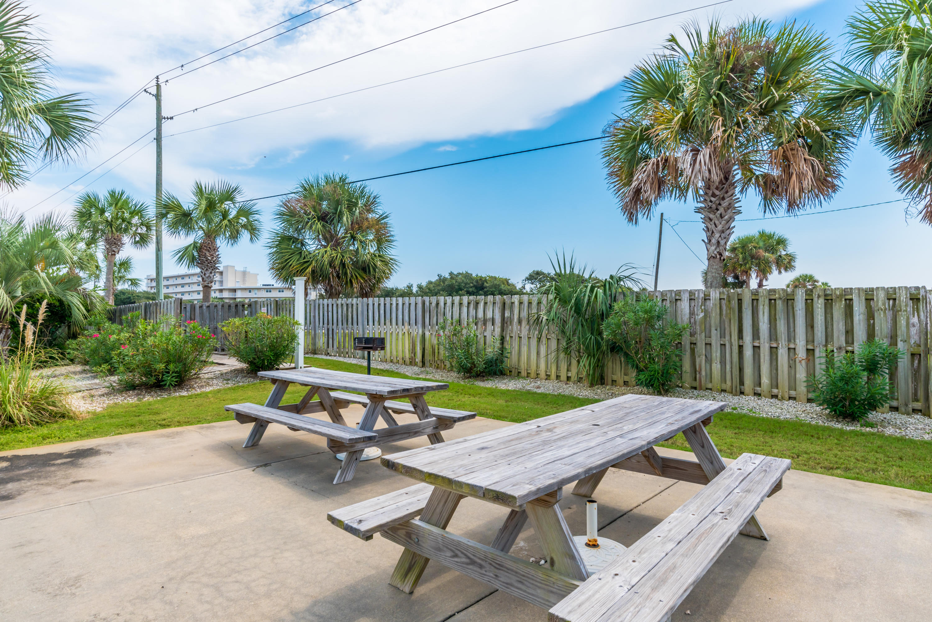 SUNDOWN CONDO - Residential