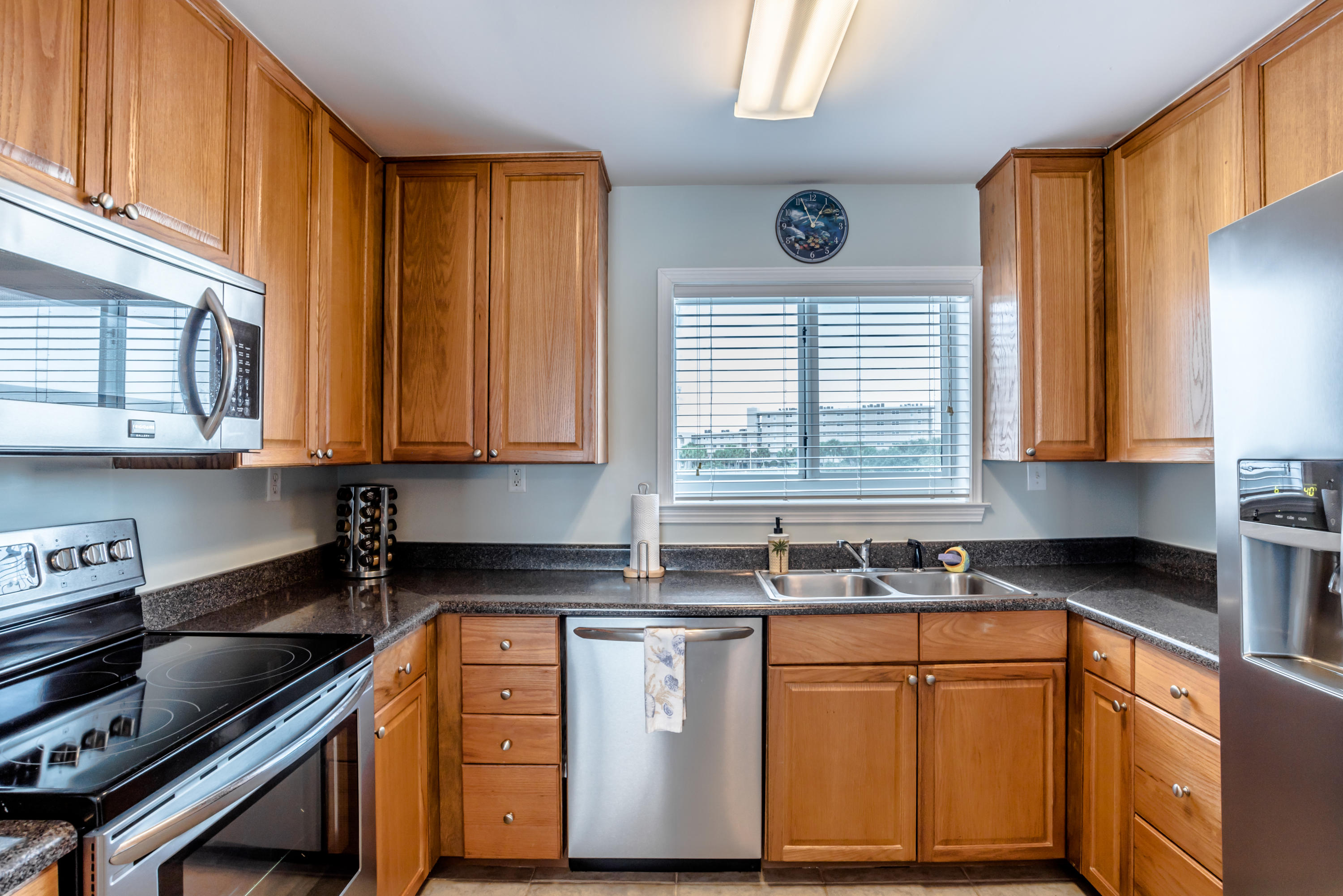 SUNDOWN CONDO - Residential