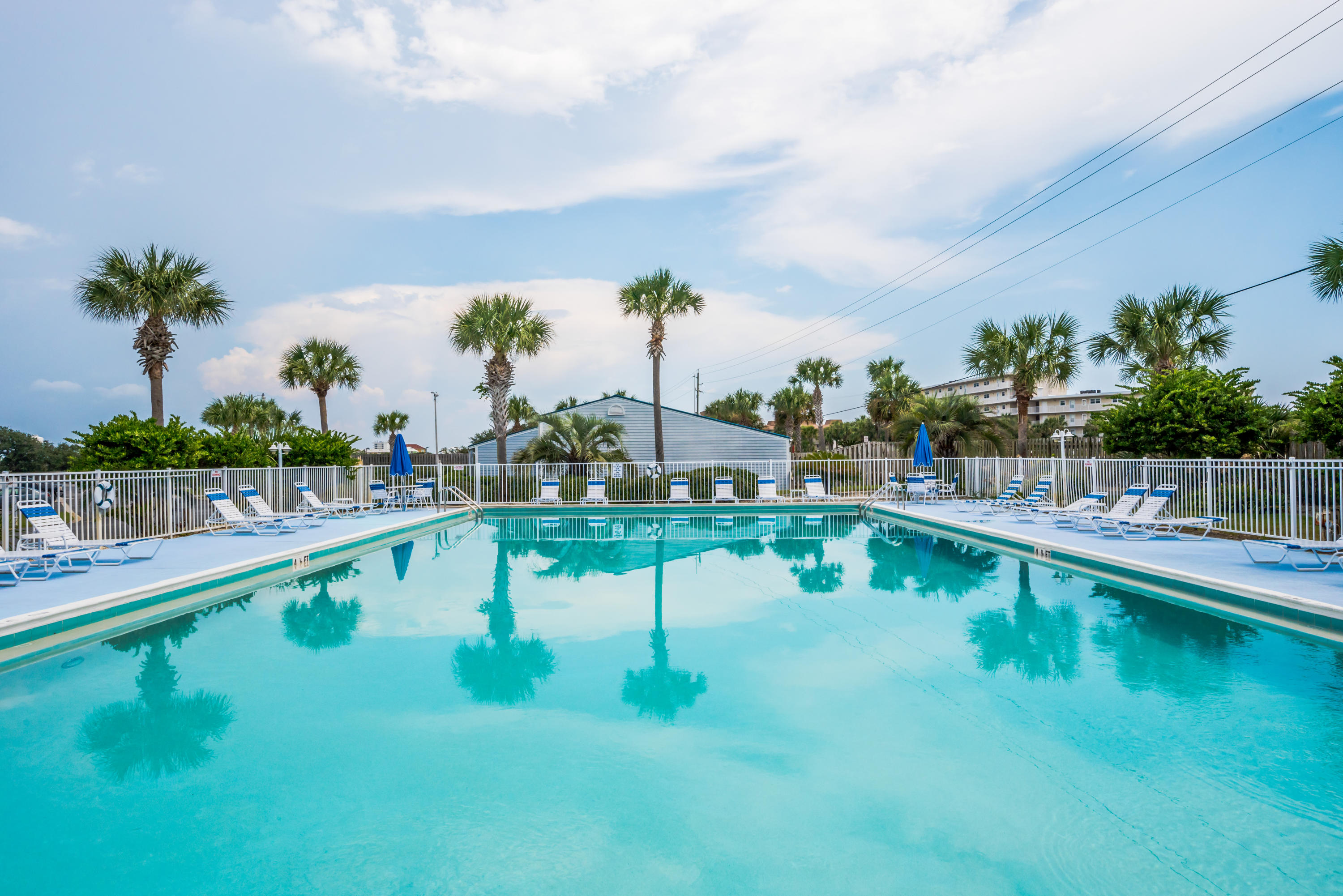 SUNDOWN CONDO - Residential